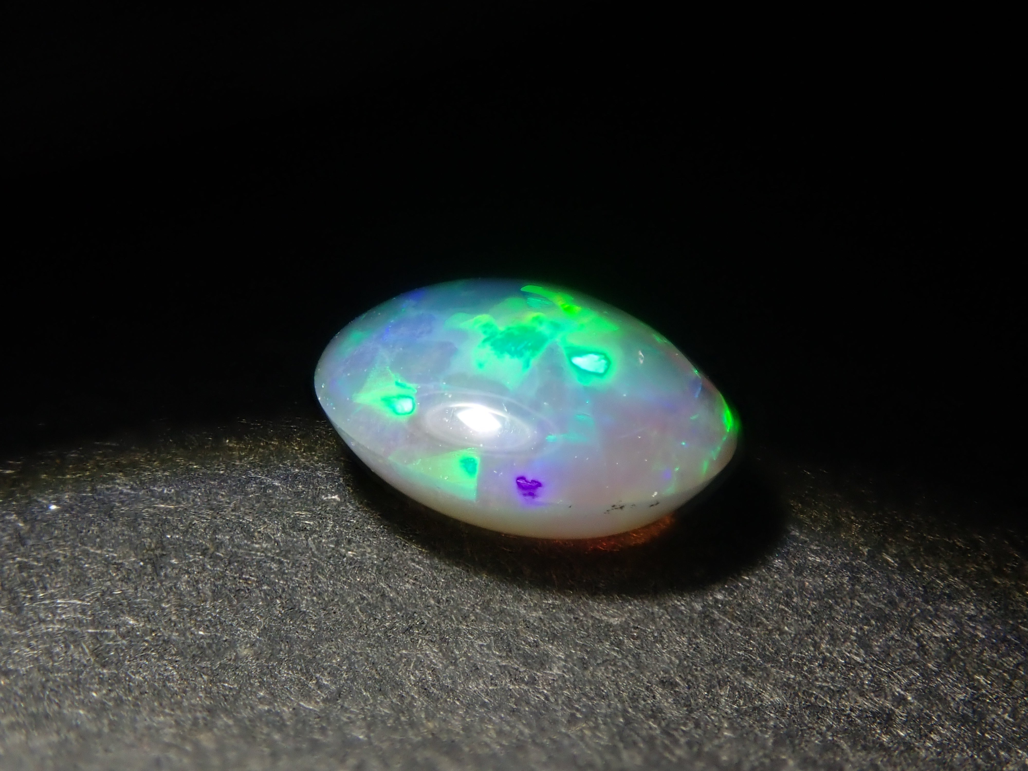 【12/13 22時販売】《限定9石》オーストラリア産ブラックオパール（セミブラックオパール含む）ガチャ1石ルース（おまけホワイトオパール1石付き）《複数購入割引有》