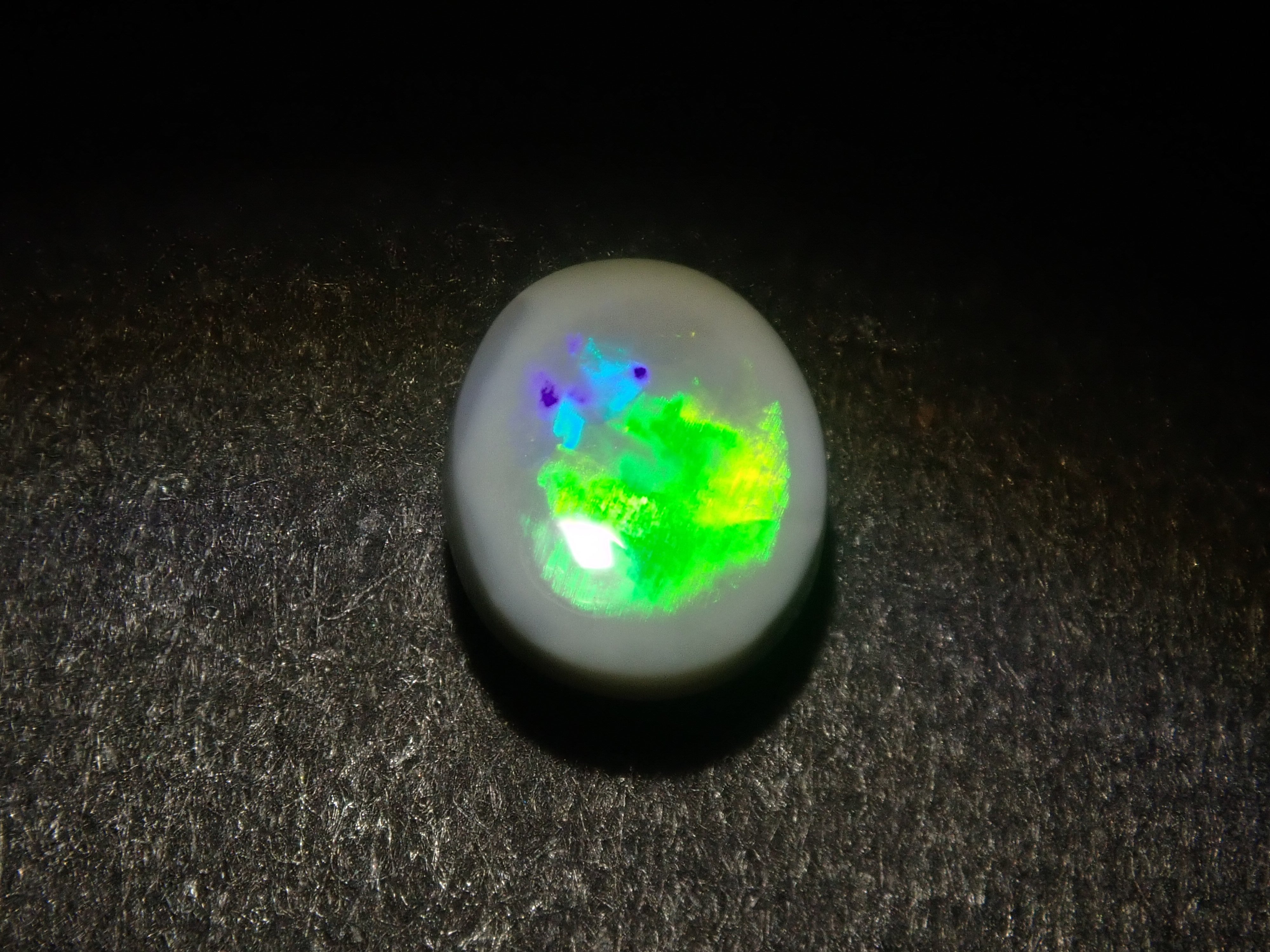 【12/13 22時販売】《限定9石》オーストラリア産ブラックオパール（セミブラックオパール含む）ガチャ1石ルース（おまけホワイトオパール1石付き）《複数購入割引有》