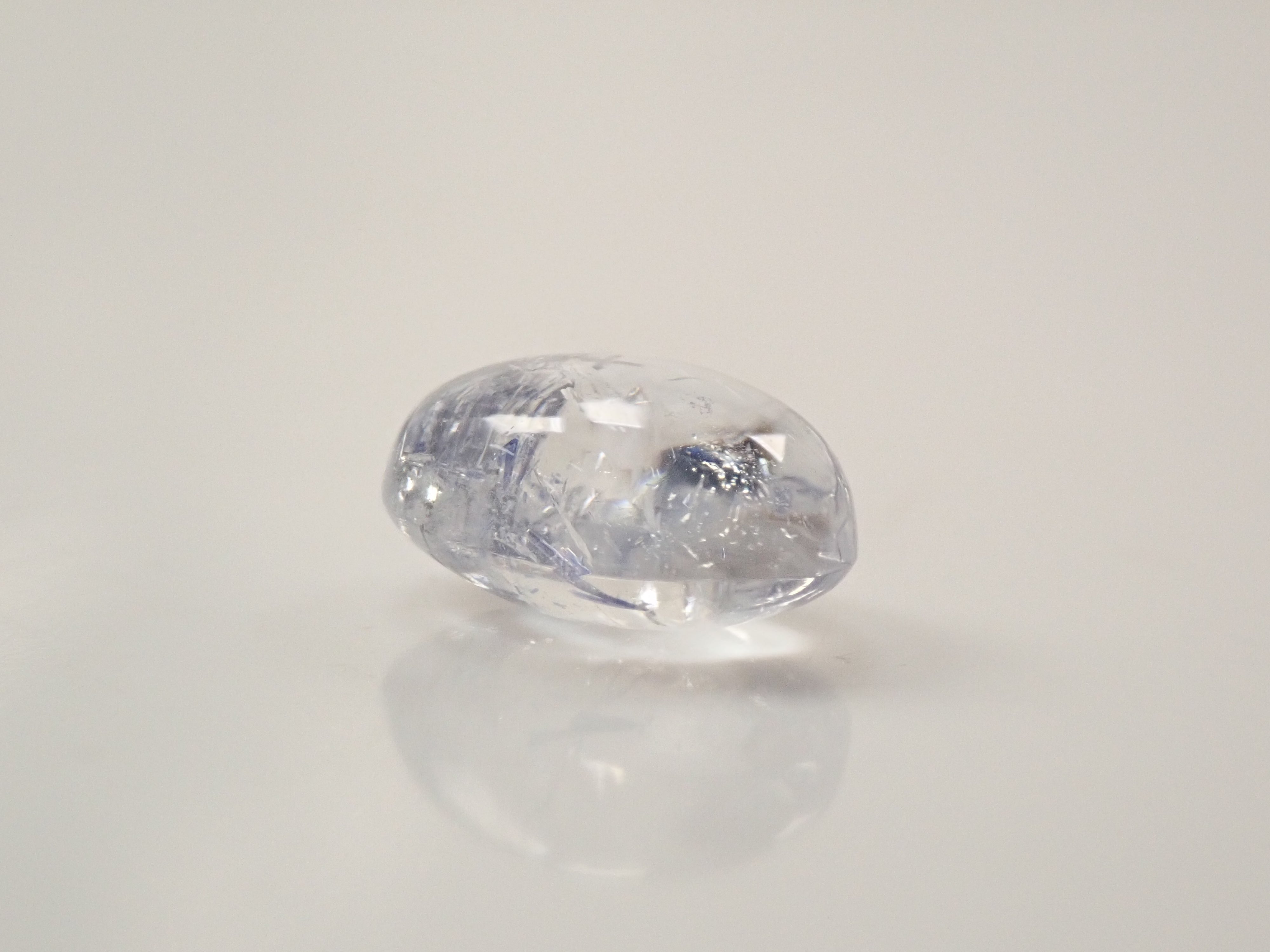 [12/13 22:00] 巴西石英中的杜莫特石，1.779克拉散石