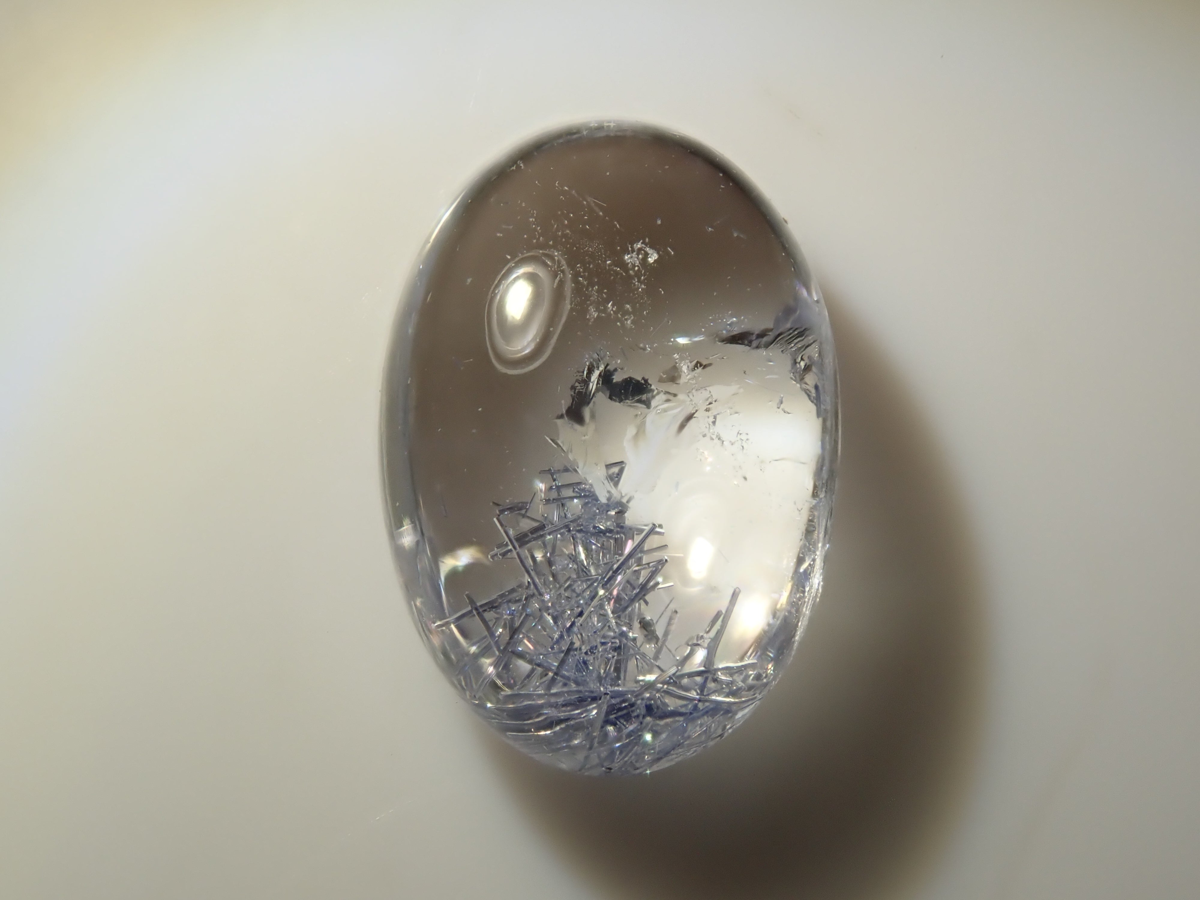 [12/13 22:00] 巴西石英中的杜莫特石，1.779克拉散石