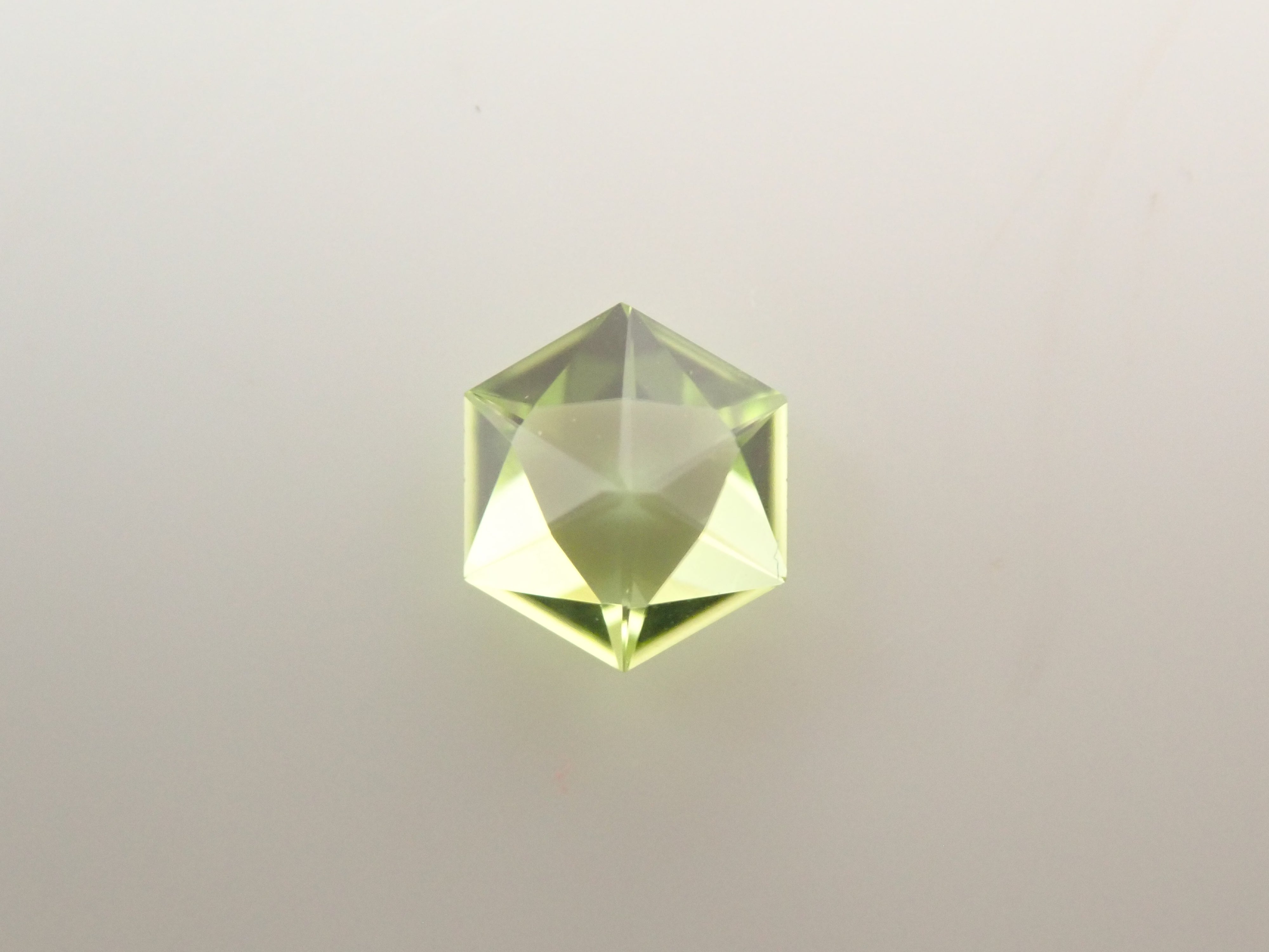 【1/4 22時販売】アメリカ産ペリドット 0.334ctルース