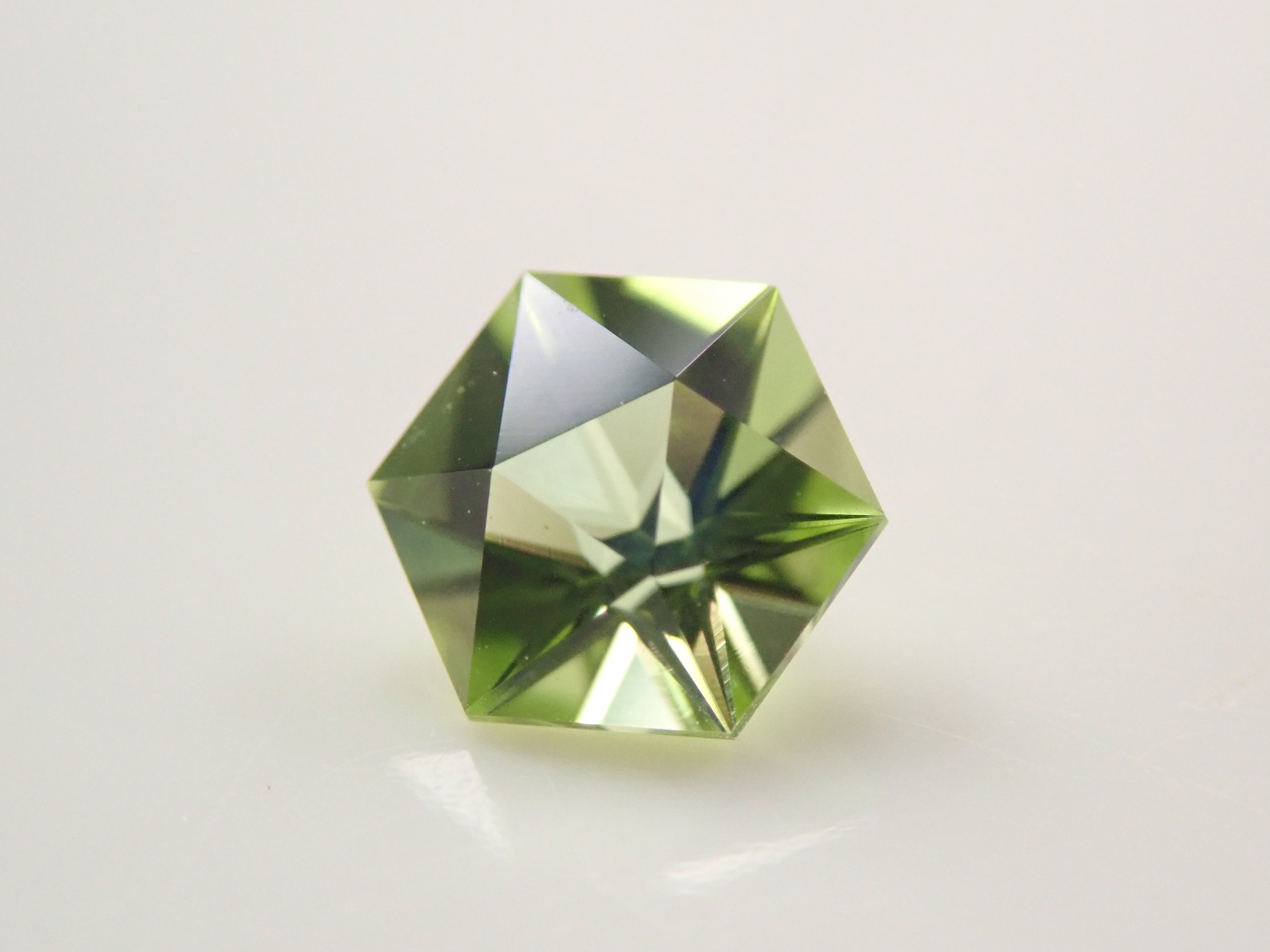 【1/4 22時販売】アメリカ産ペリドット 0.334ctルース