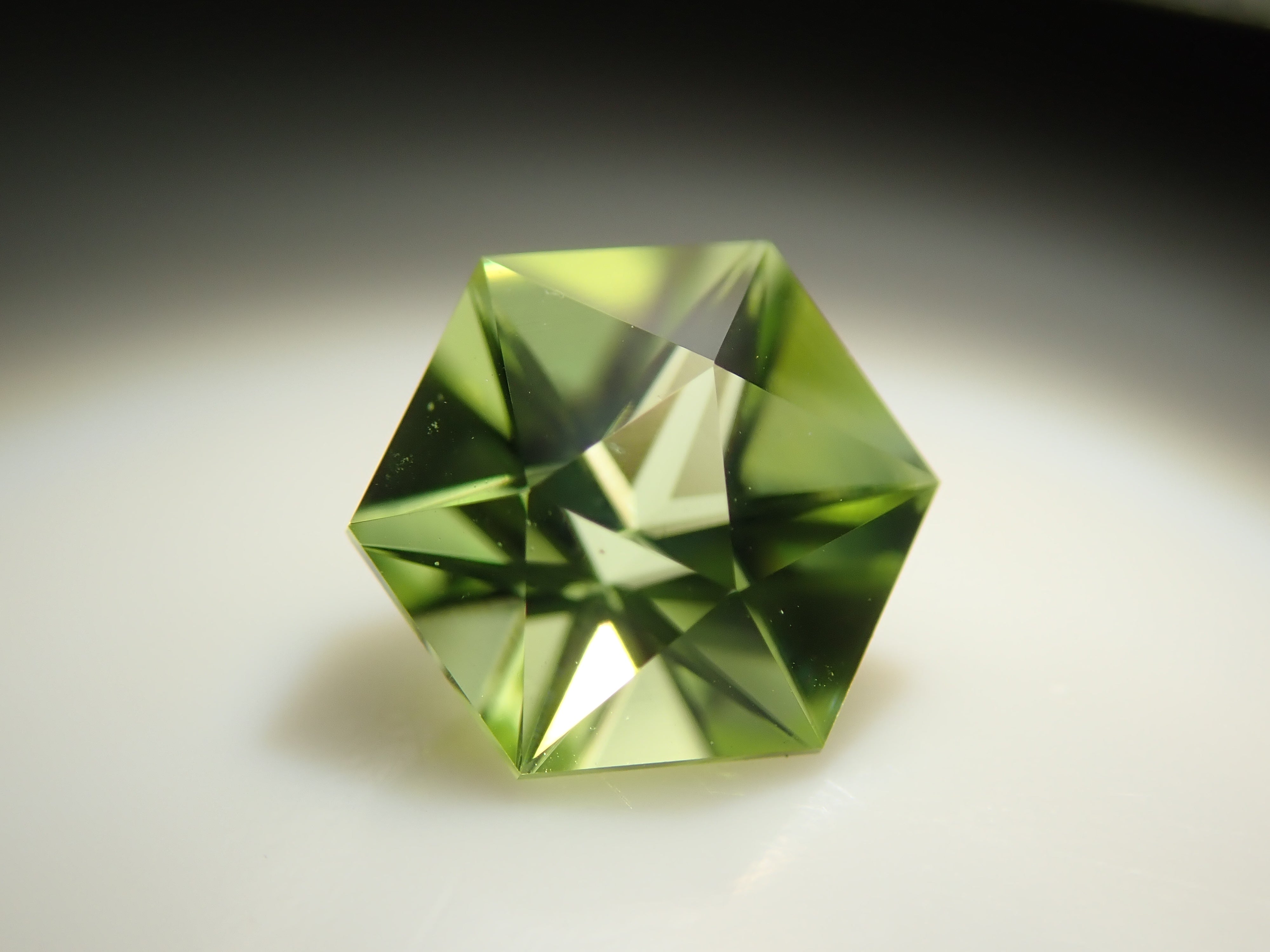 【1/4 22時販売】アメリカ産ペリドット 0.334ctルース