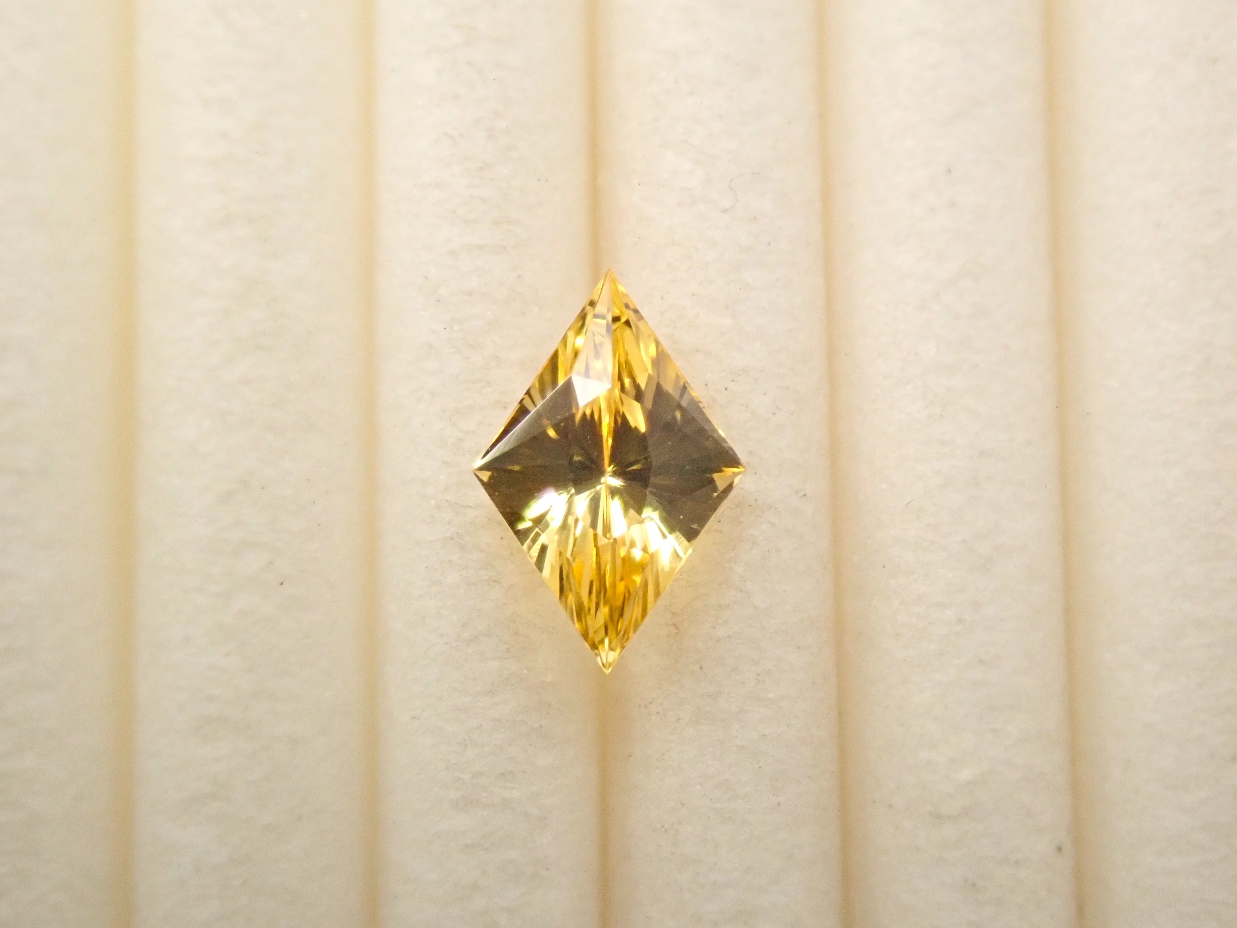 [12561455] Yellow sapphire 0.508ct loose stone