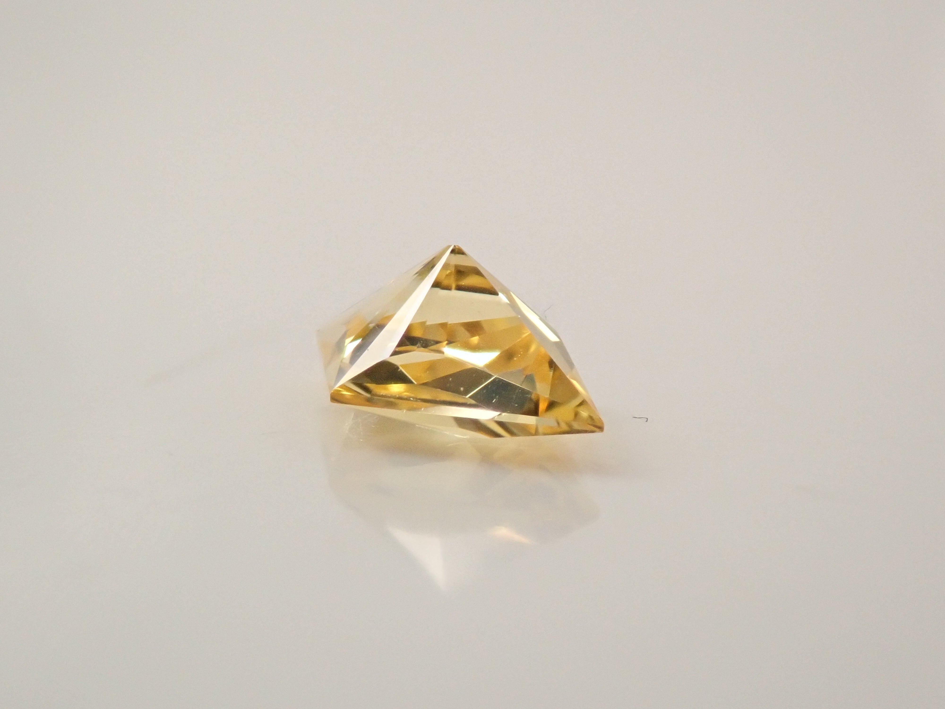 [12561455] Yellow sapphire 0.508ct loose stone
