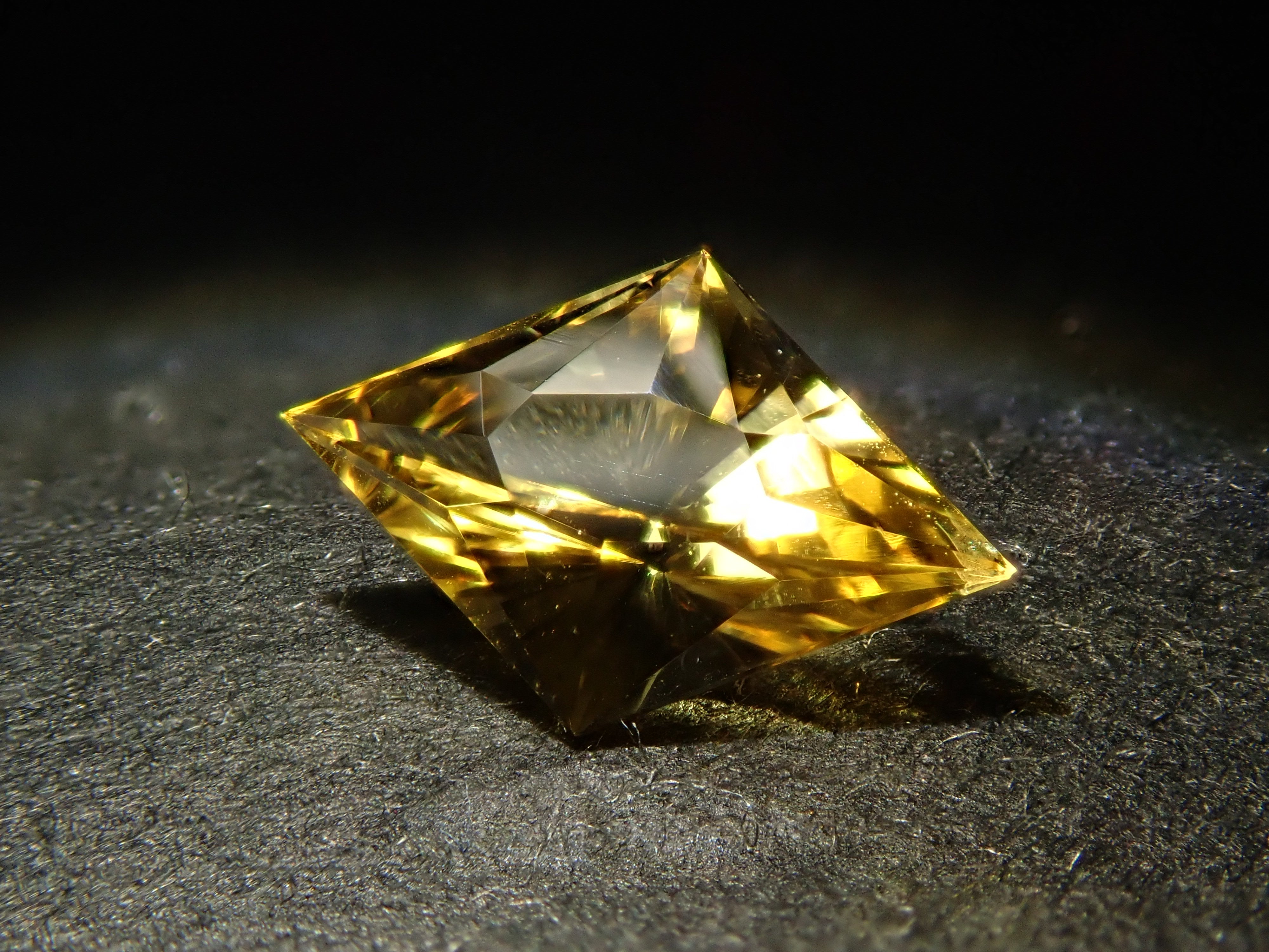 [12561455] Yellow sapphire 0.508ct loose stone
