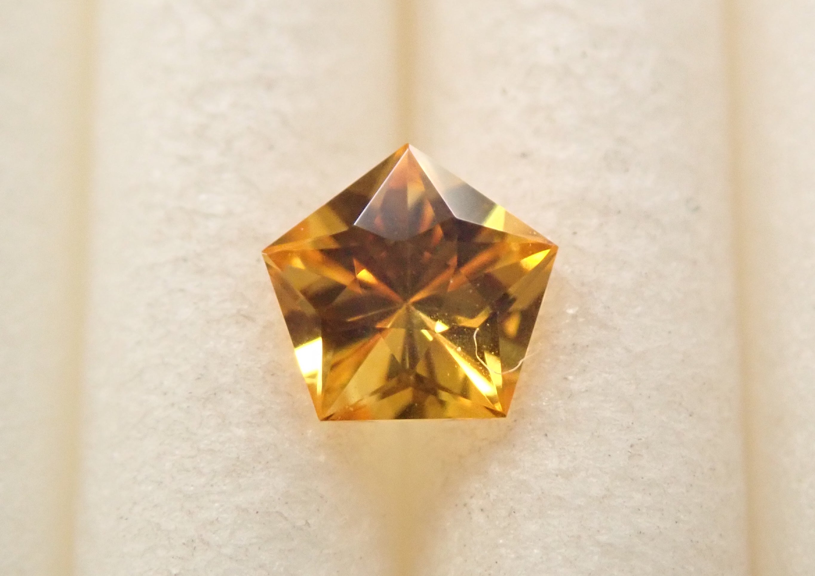 イエローサファイア - 通販｜宝石鑑定士が運営【カラッツSTORE】