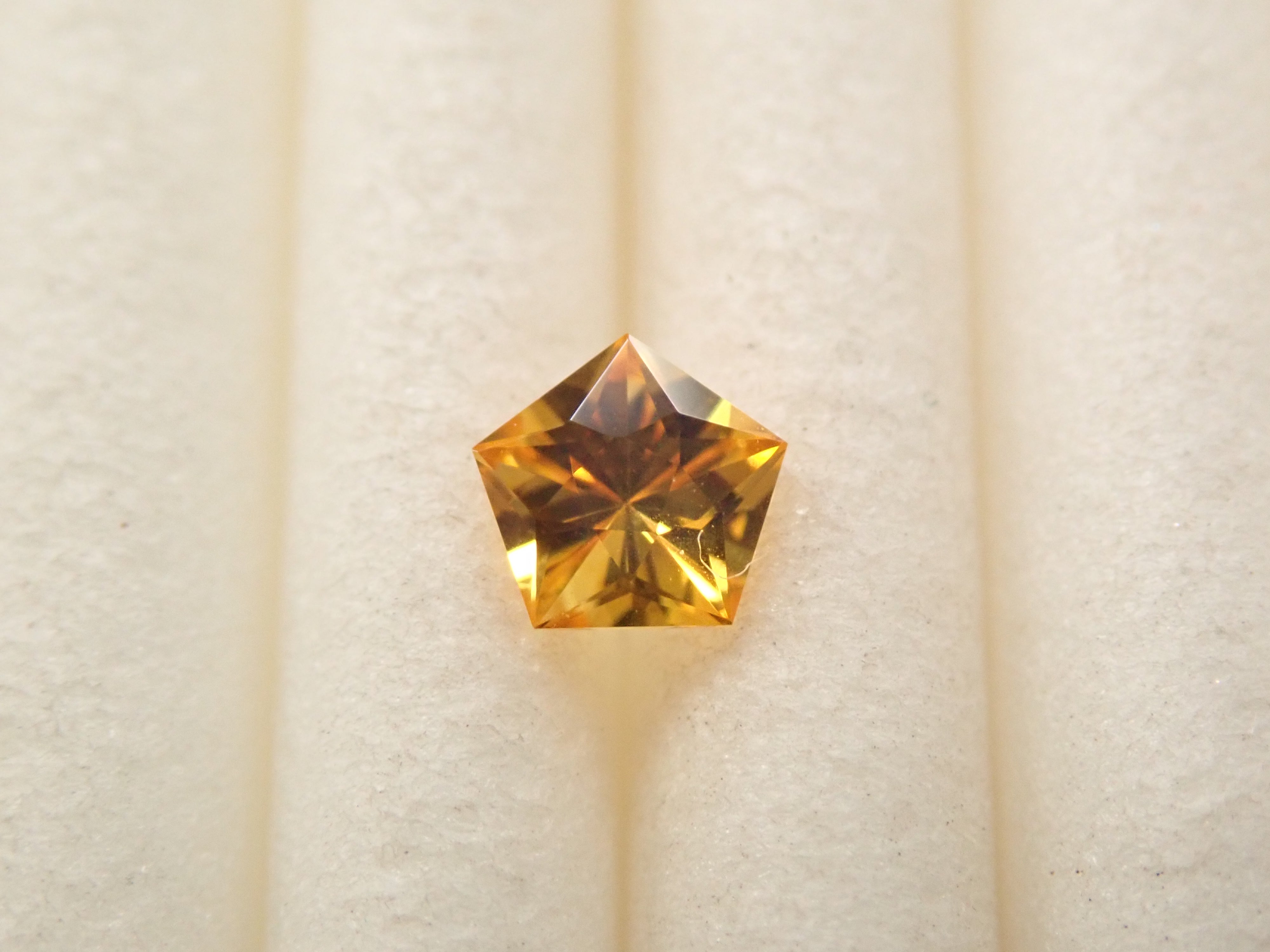 【12/16 22時販売】スリランカ産イエローサファイア 0.170ctルース