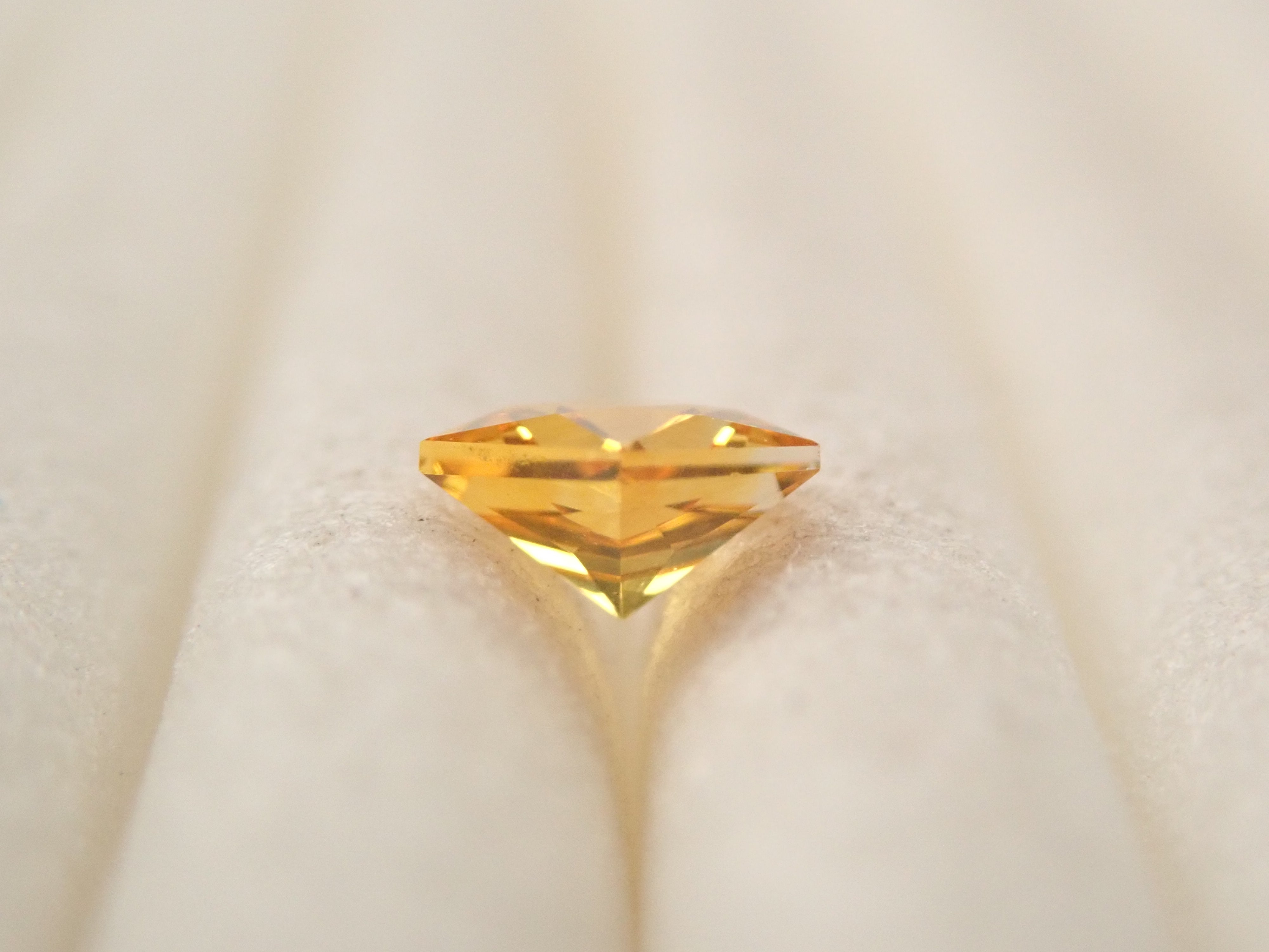 【12/16 22時販売】スリランカ産イエローサファイア 0.170ctルース