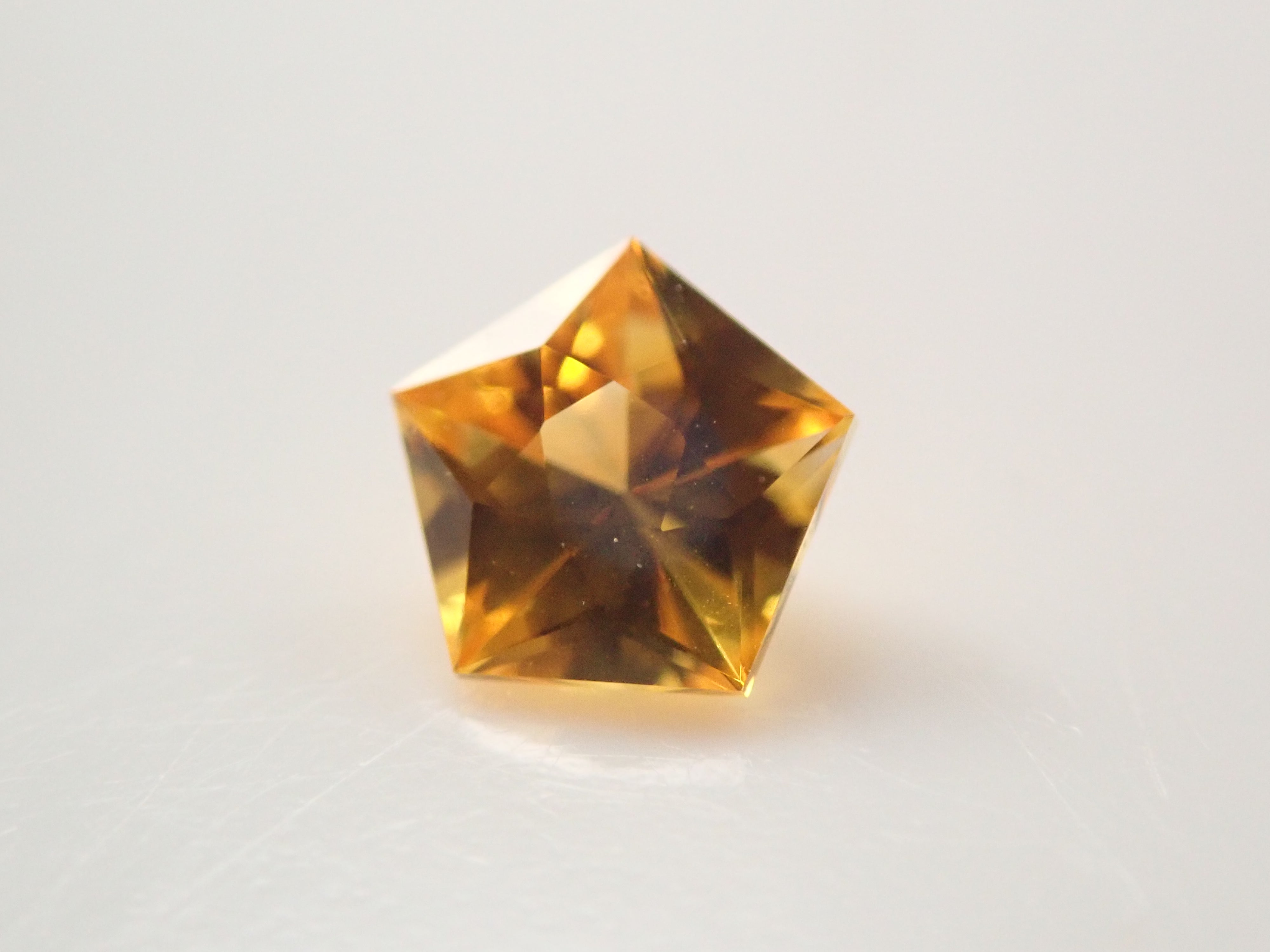 12561458掲載】イエローサファイア 0.170ctルース