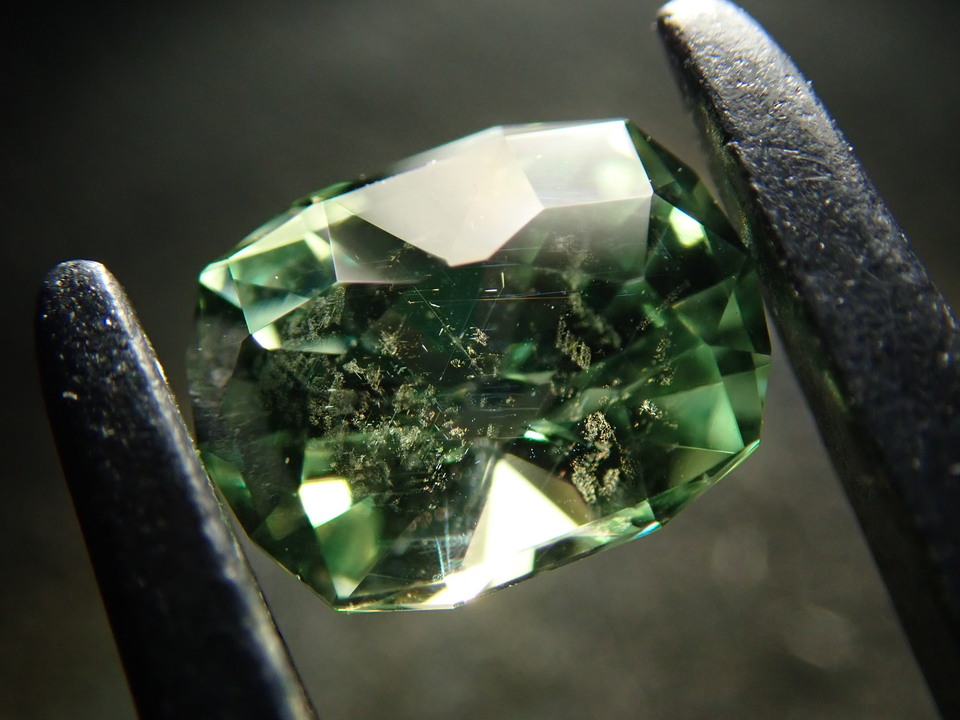 お客頁　パープルサファイア/グリーンサファイア 2点まとめ 12561459掲載】グリーンサファイア 0.607ctルース