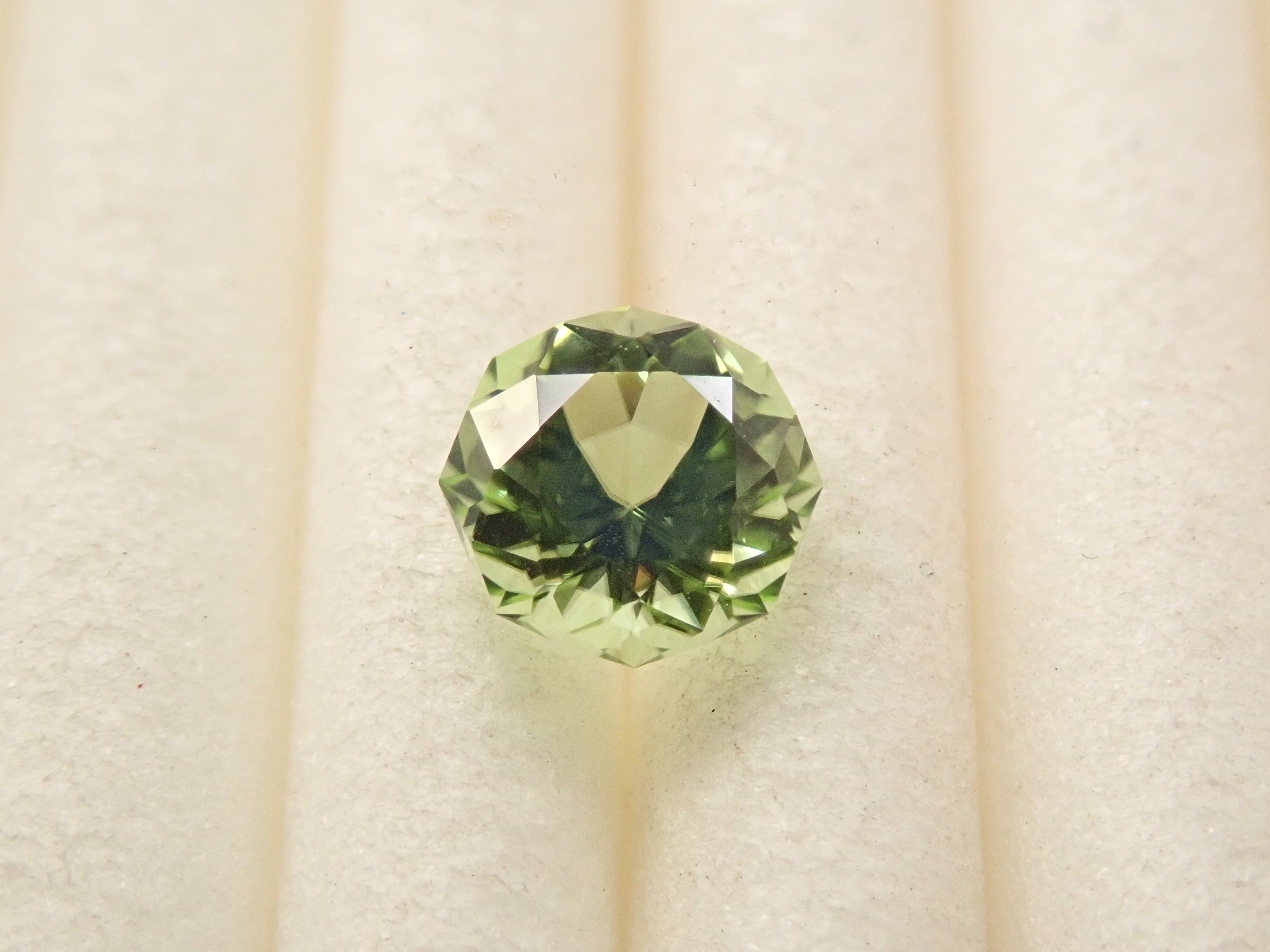 [12/7 22:00] American Peridot 0.385ct Loose Stone