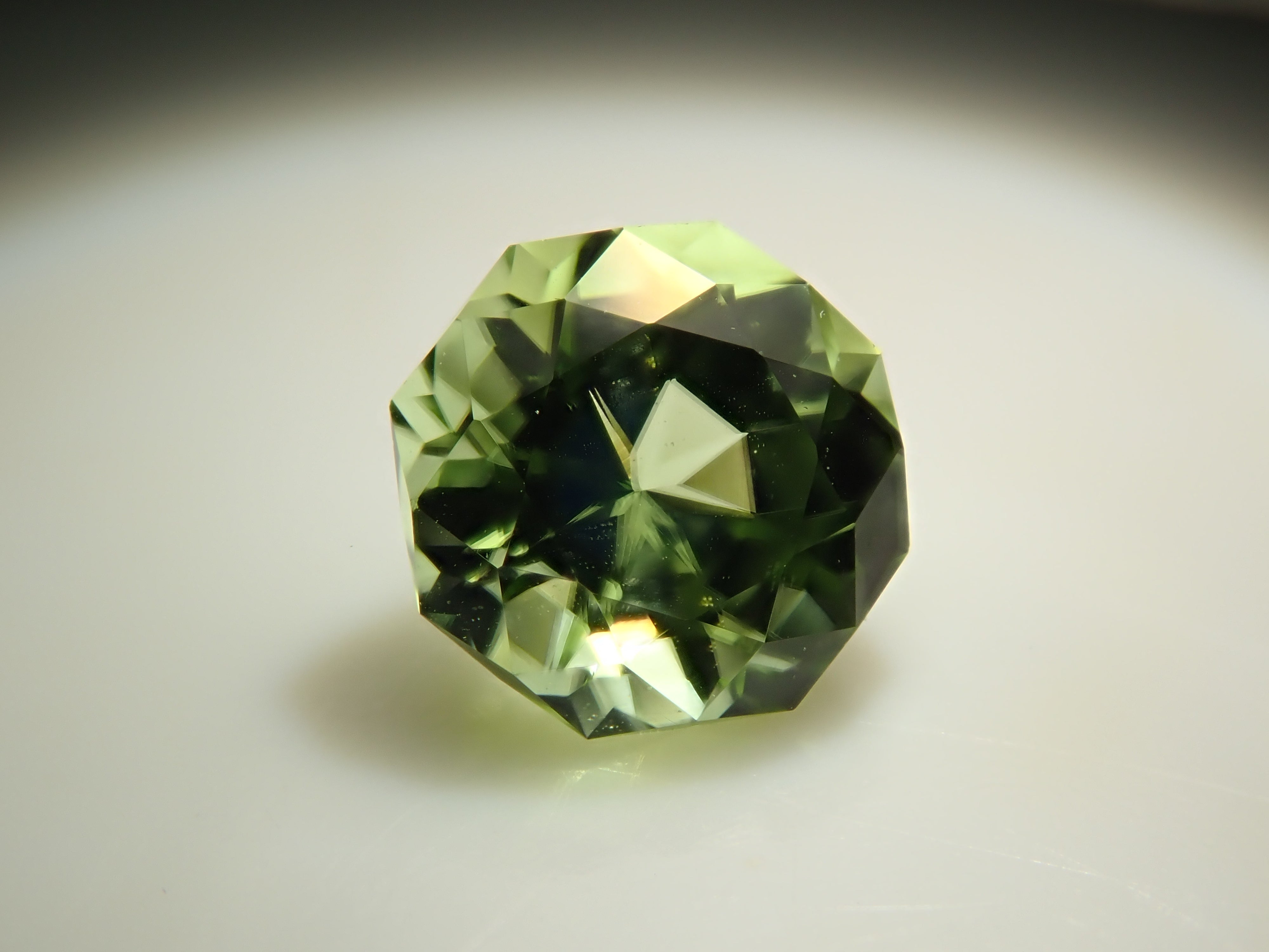 [12/7 22:00] American Peridot 0.385ct Loose Stone
