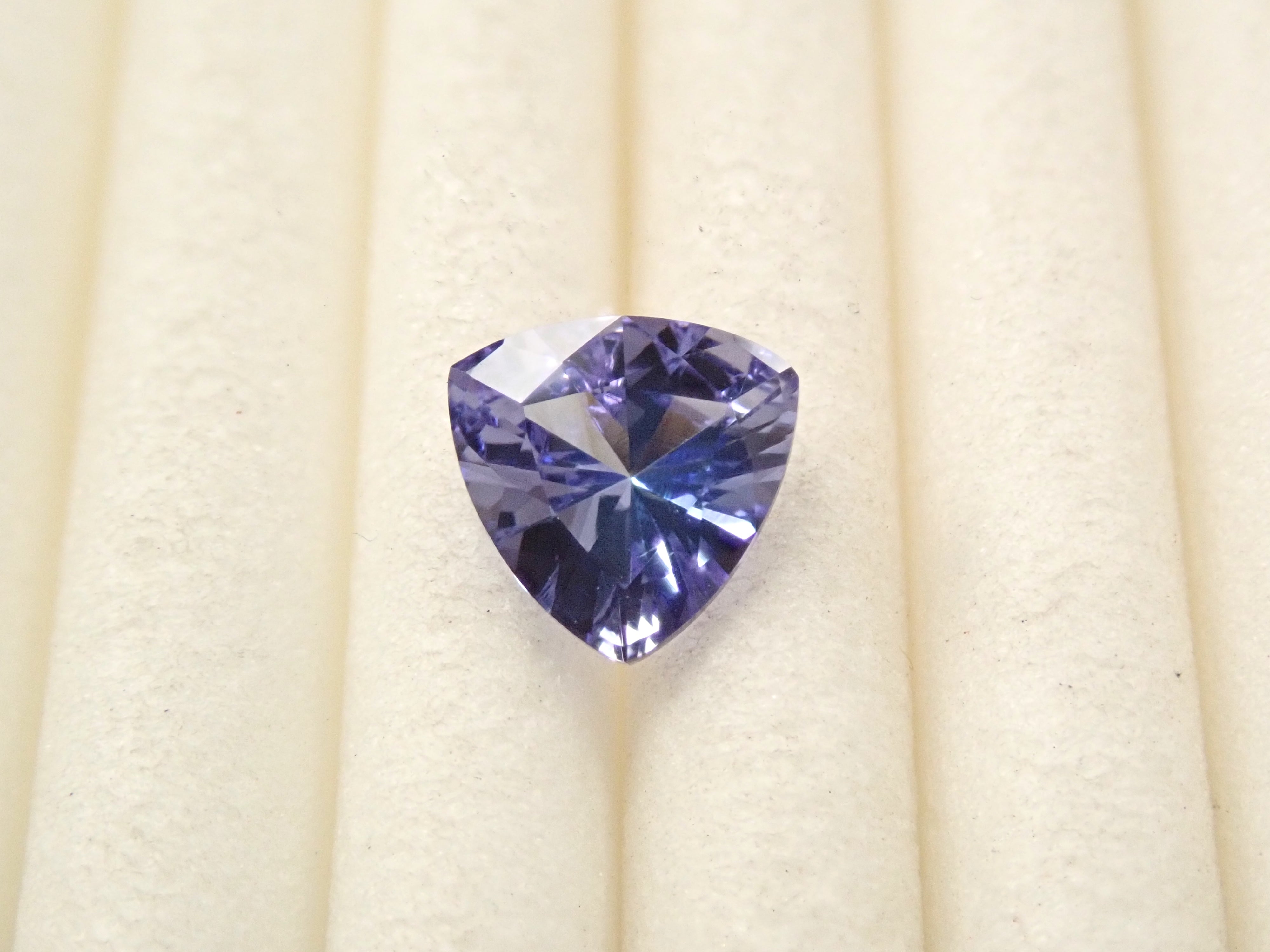 【12/7 22時販売】タンザニア産タンザナイト 0.436ctルース