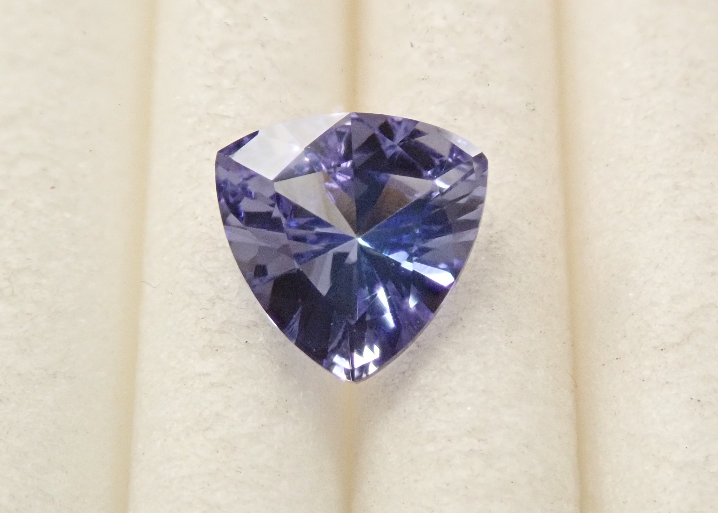 【12/13 22時販売】タンザニア産タンザナイト 0.436ctルース