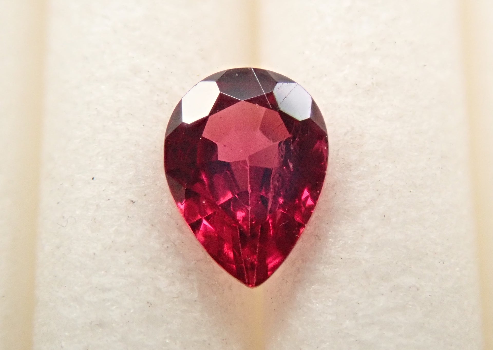 圧巻のカラー『天然レッドスピネル』1.49ct ビルマ産 ルース 宝石  