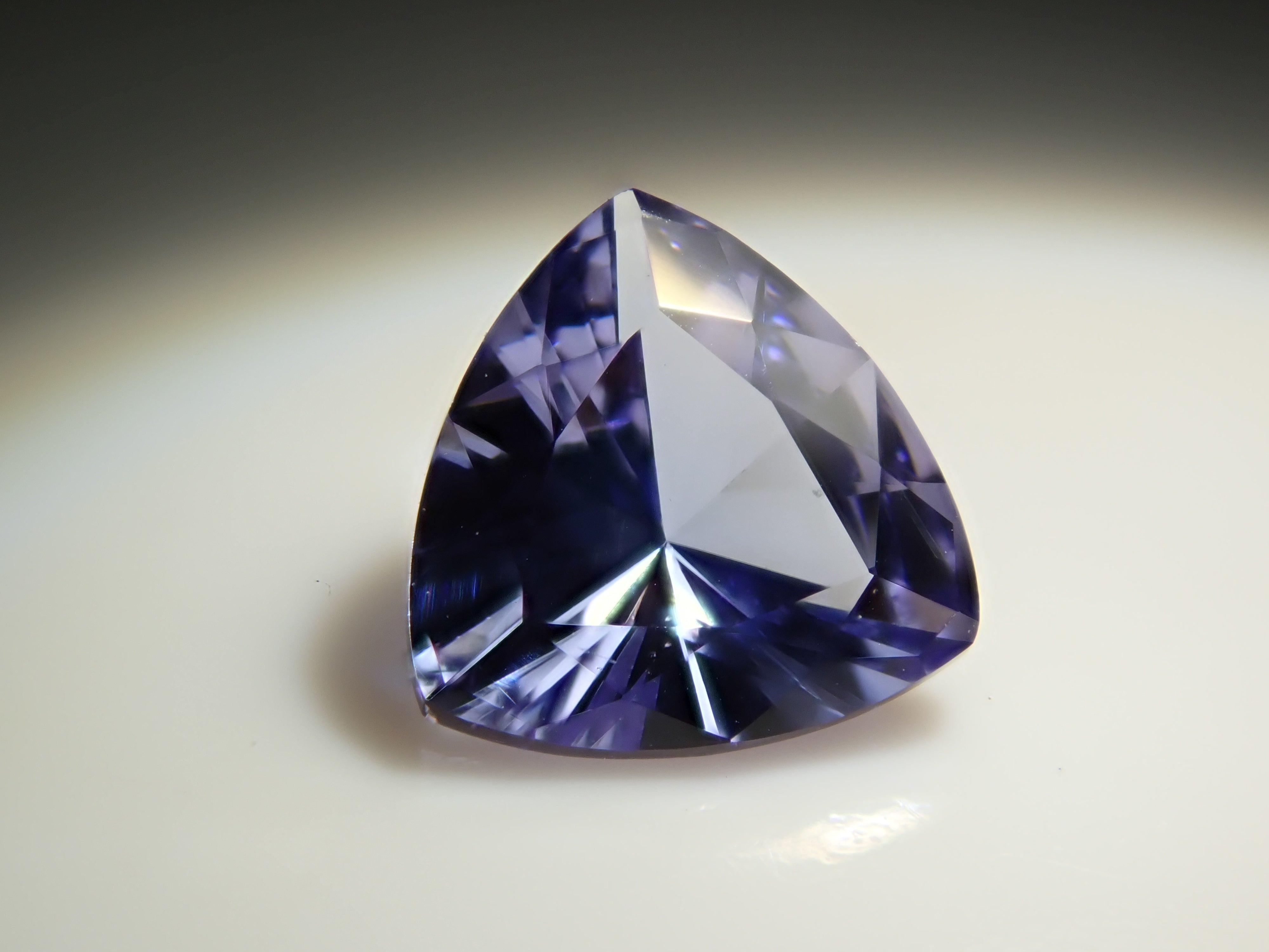 タンザニア産タンザナイト 0.436ctルース