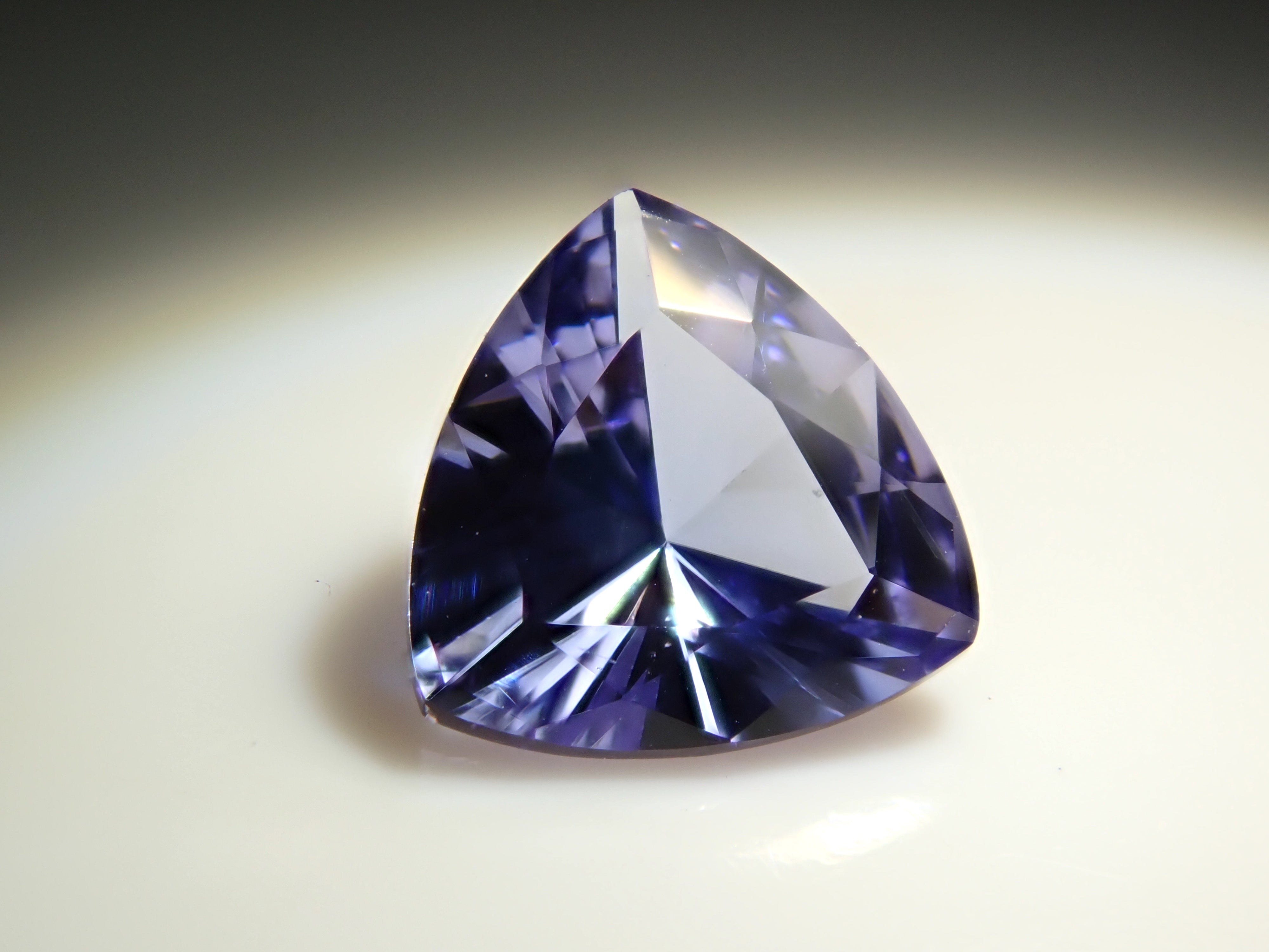 【12/7 22時販売】タンザニア産タンザナイト 0.436ctルース