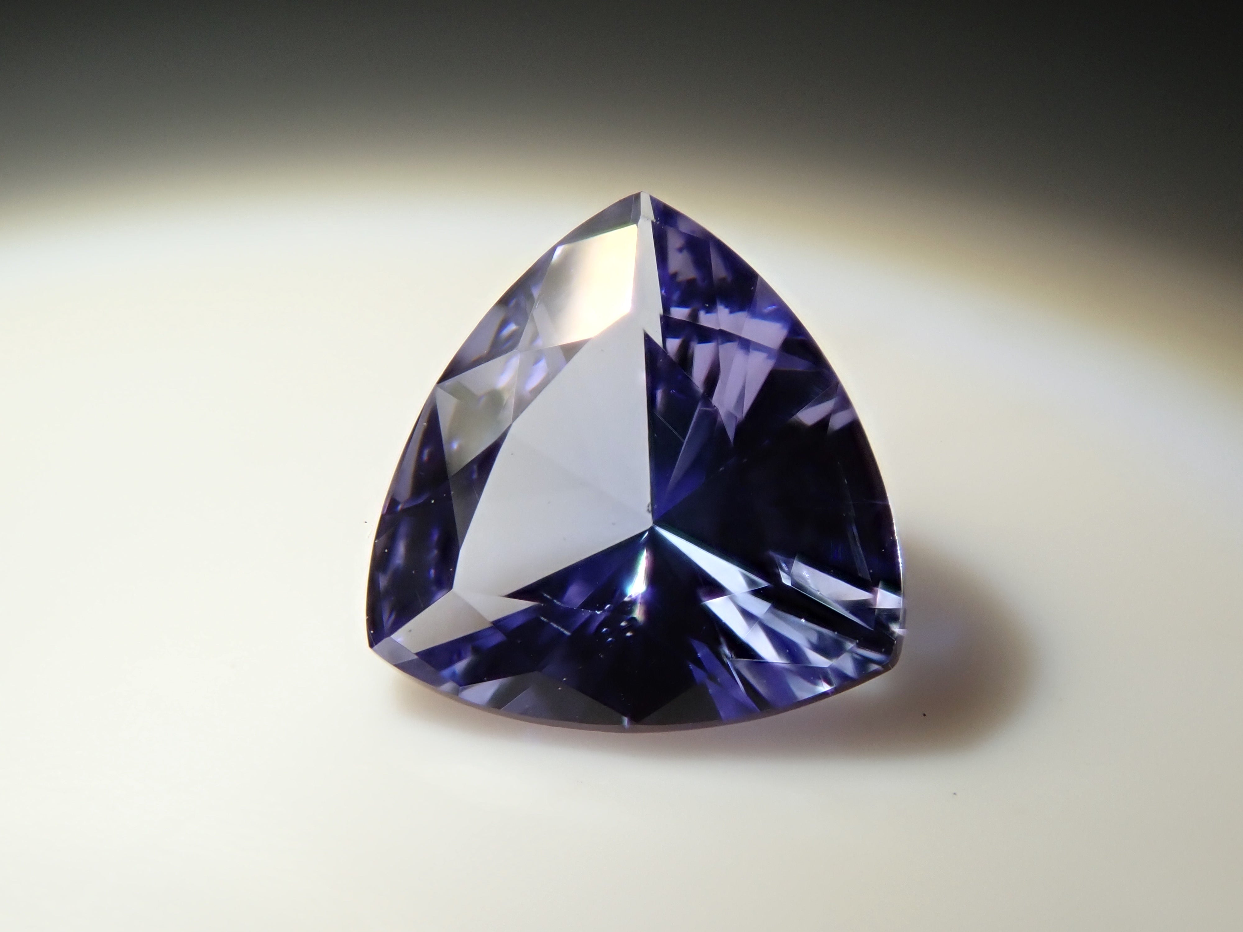 【12/7 22時販売】タンザニア産タンザナイト 0.436ctルース