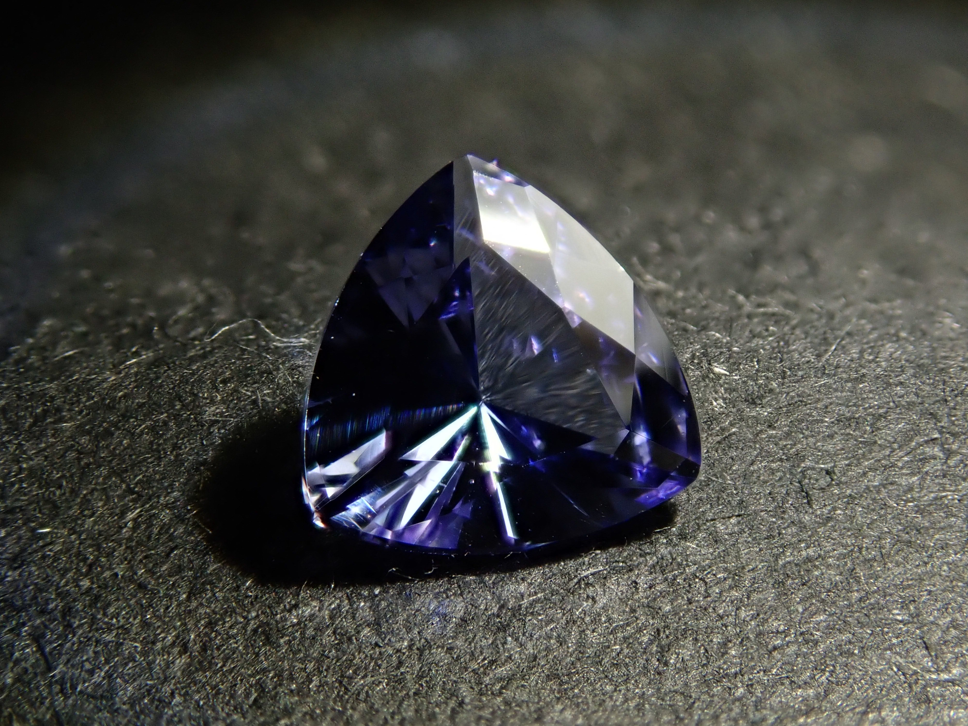 タンザナイト 8.24ct天然バイカラータンザナイト【魅惑の美濃色】大粒