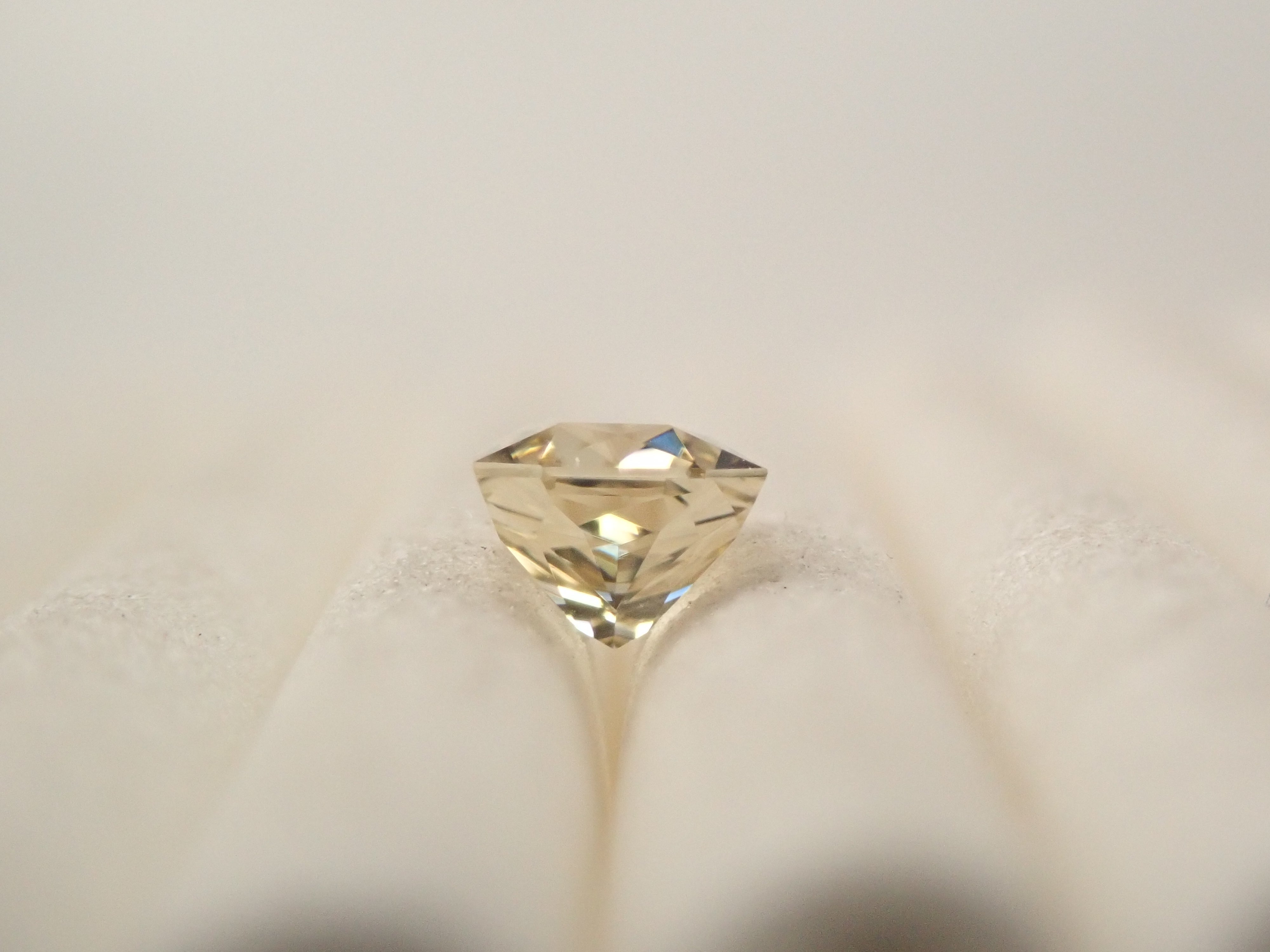 【12/14 22時販売】スリランカ産シンハライト 0.456ctルース