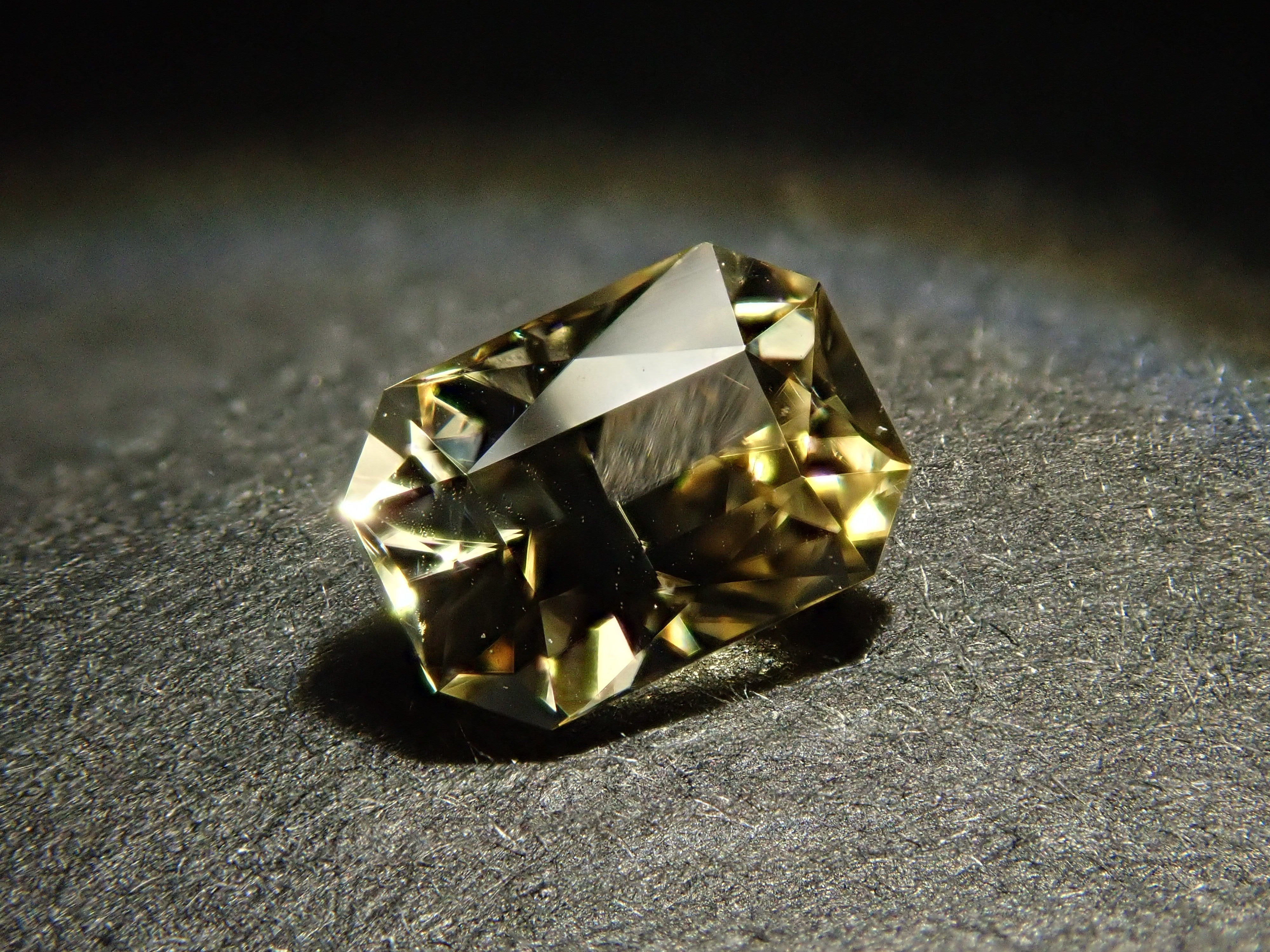 【12/14 22時販売】スリランカ産シンハライト 0.456ctルース