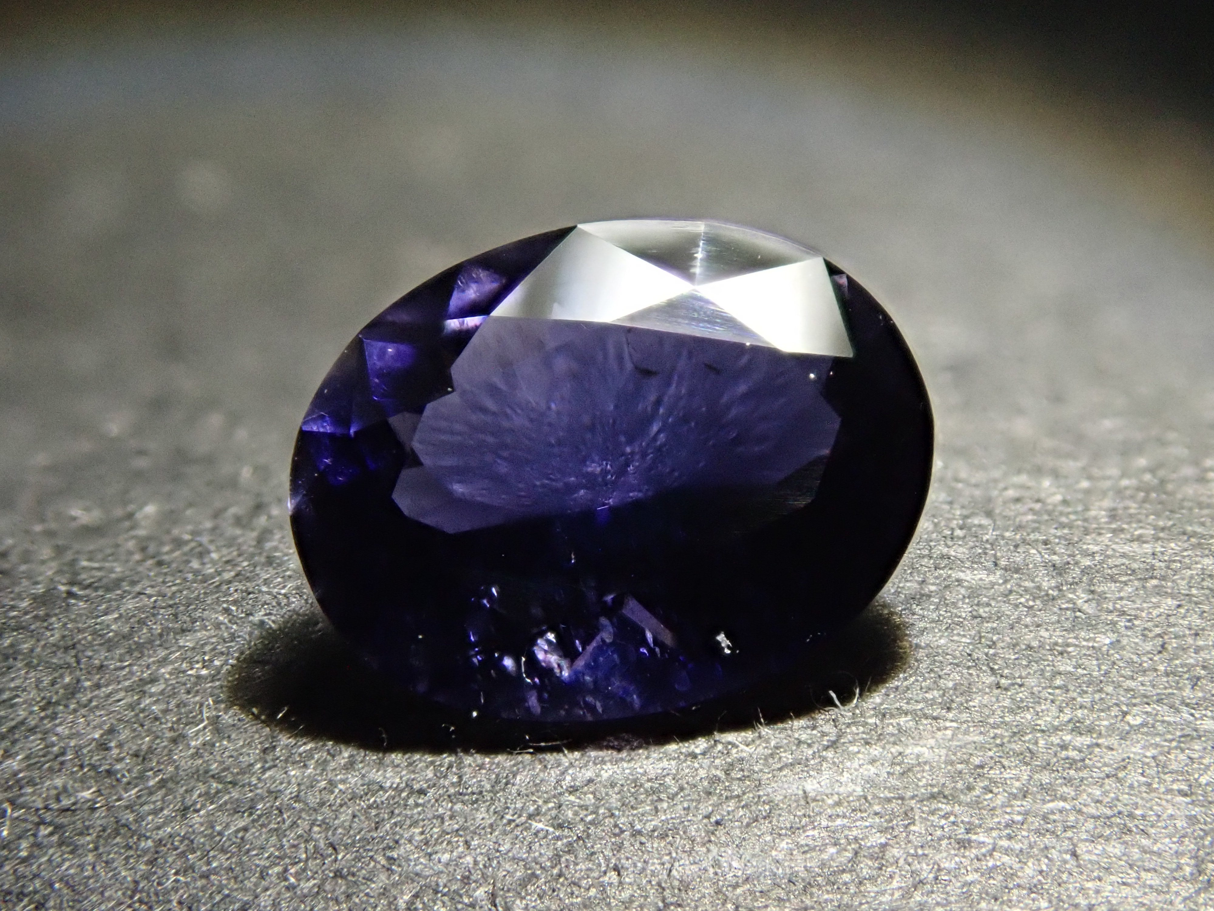 アイオライト 0.644ctルース