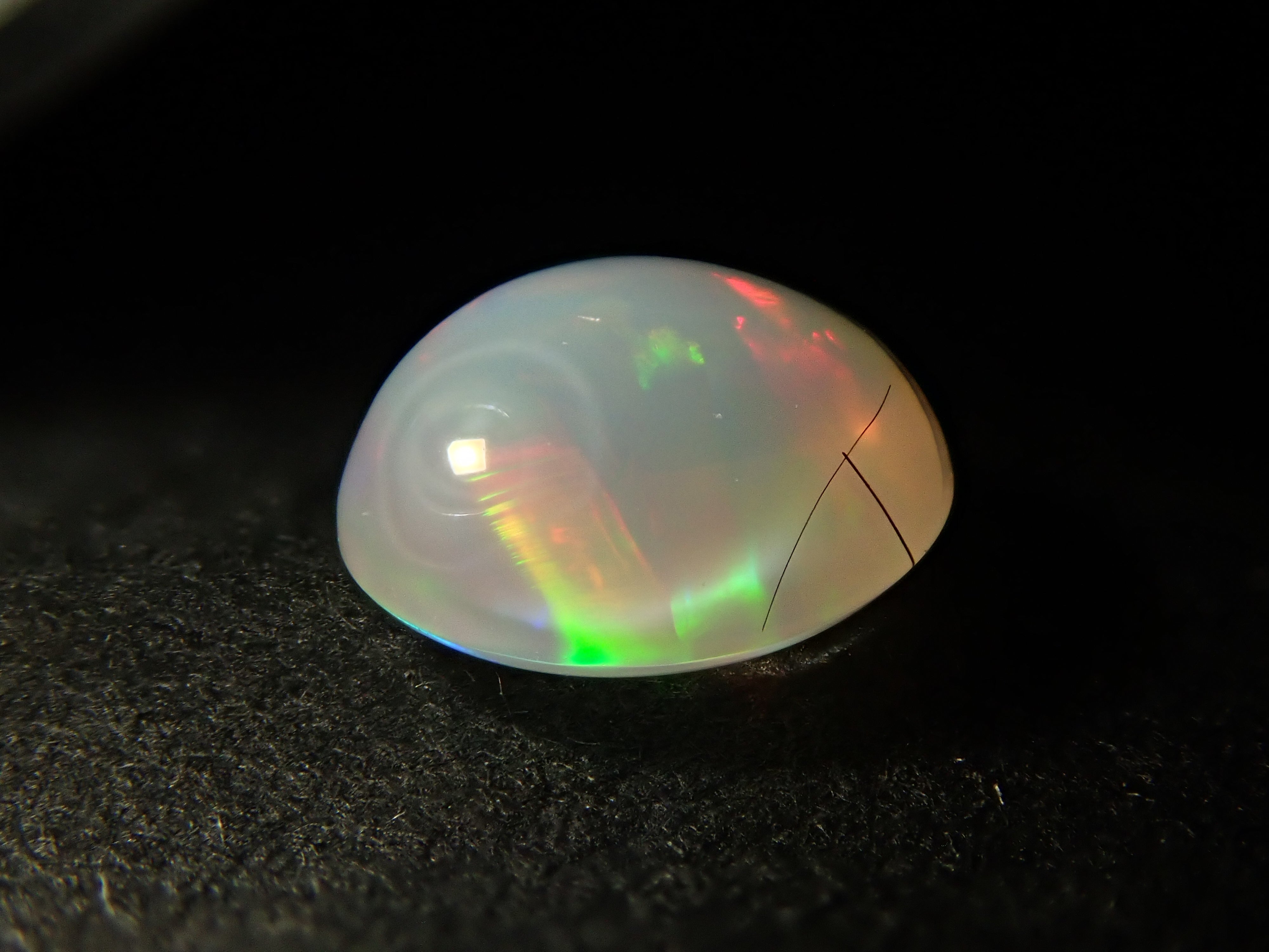 [12561472] Mexican egg-in opal 0.381ct loose stone