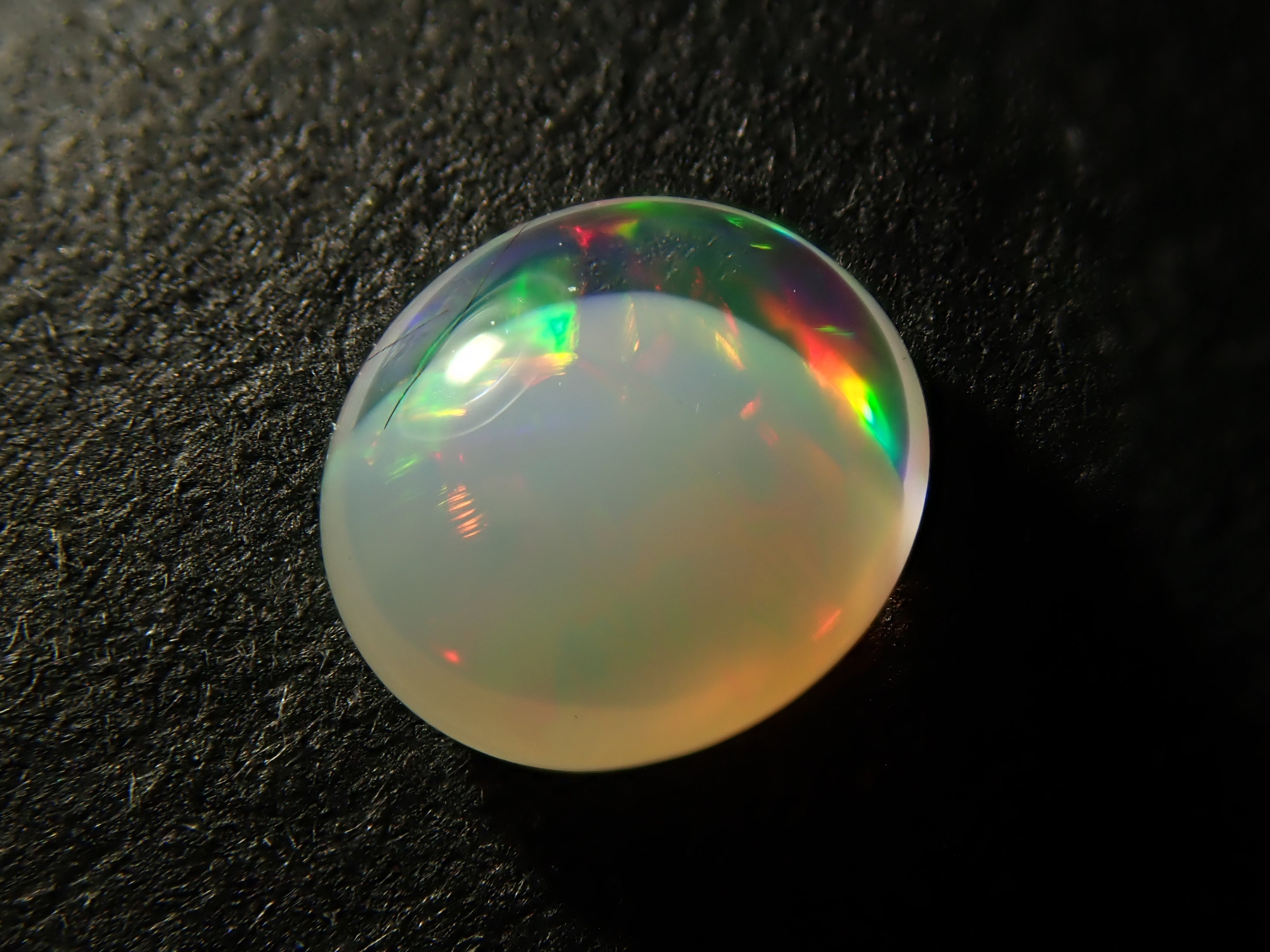 [12/7 22:00 Sale] Mexican Egg-in Opal 0.381ct Loose