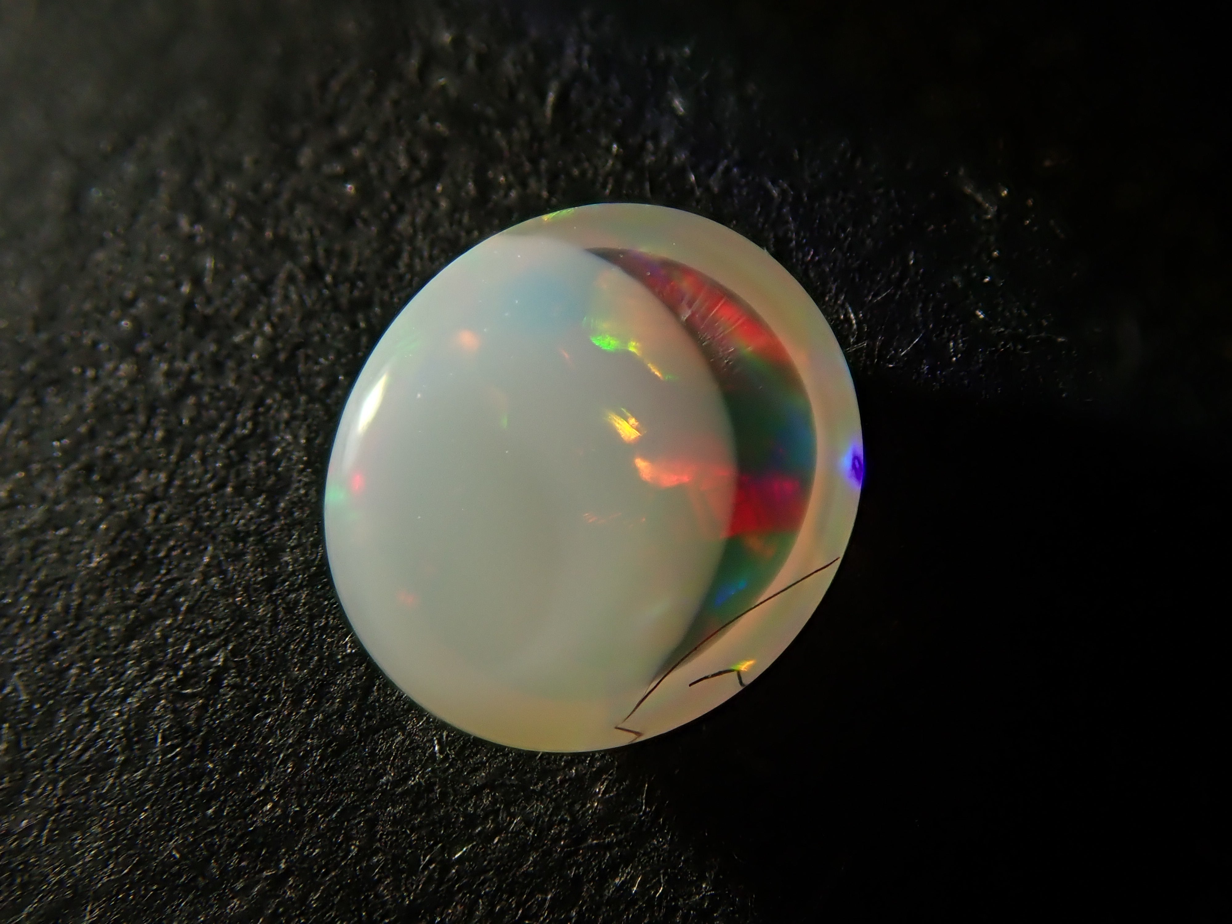 [12/7 22:00 Sale] Mexican Egg-in Opal 0.381ct Loose