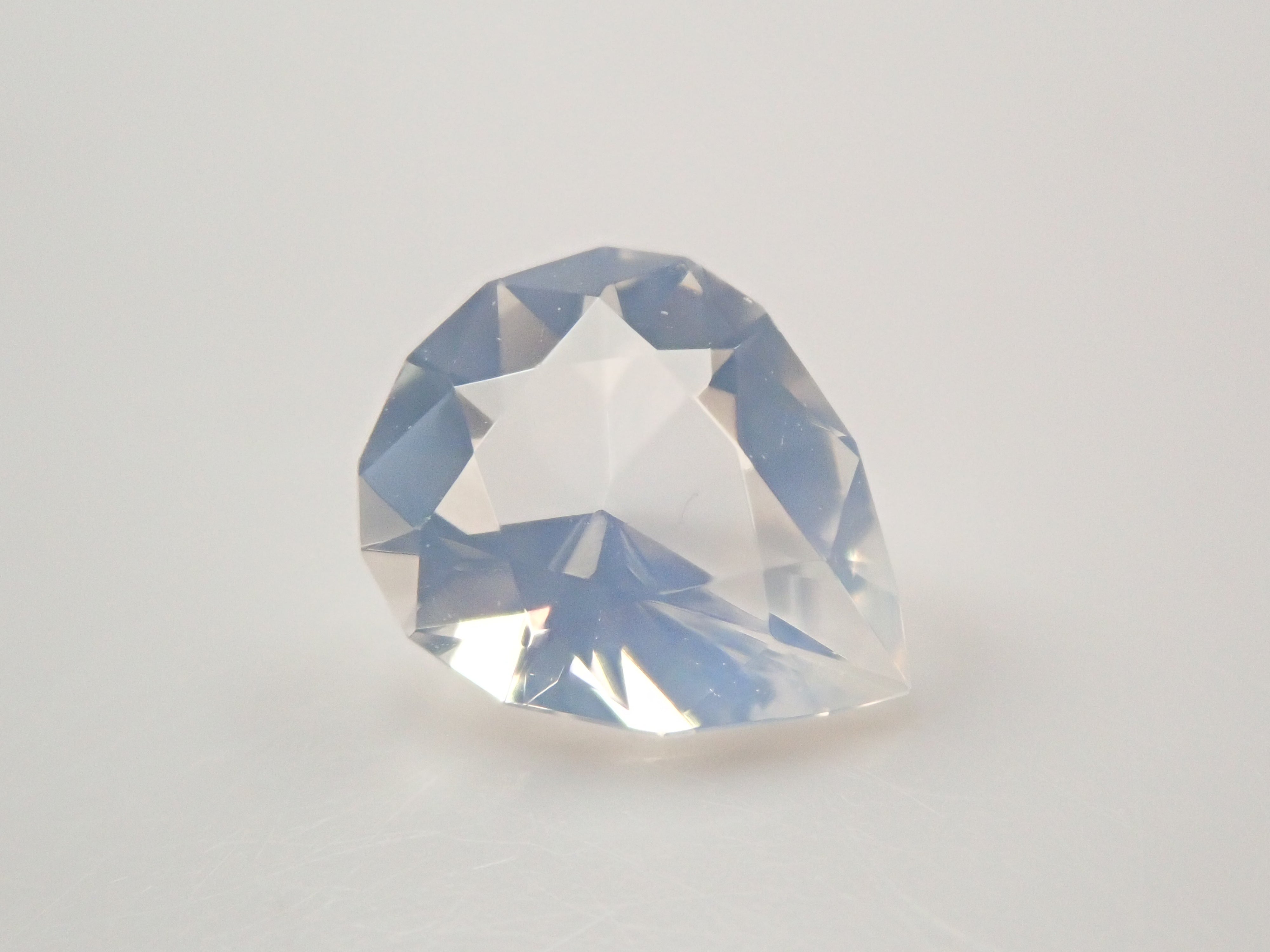 【12/14 22時販売】メキシコ産ウォーターオパール（ファセットカット） 0.402ctルース（コントラルスオパール）