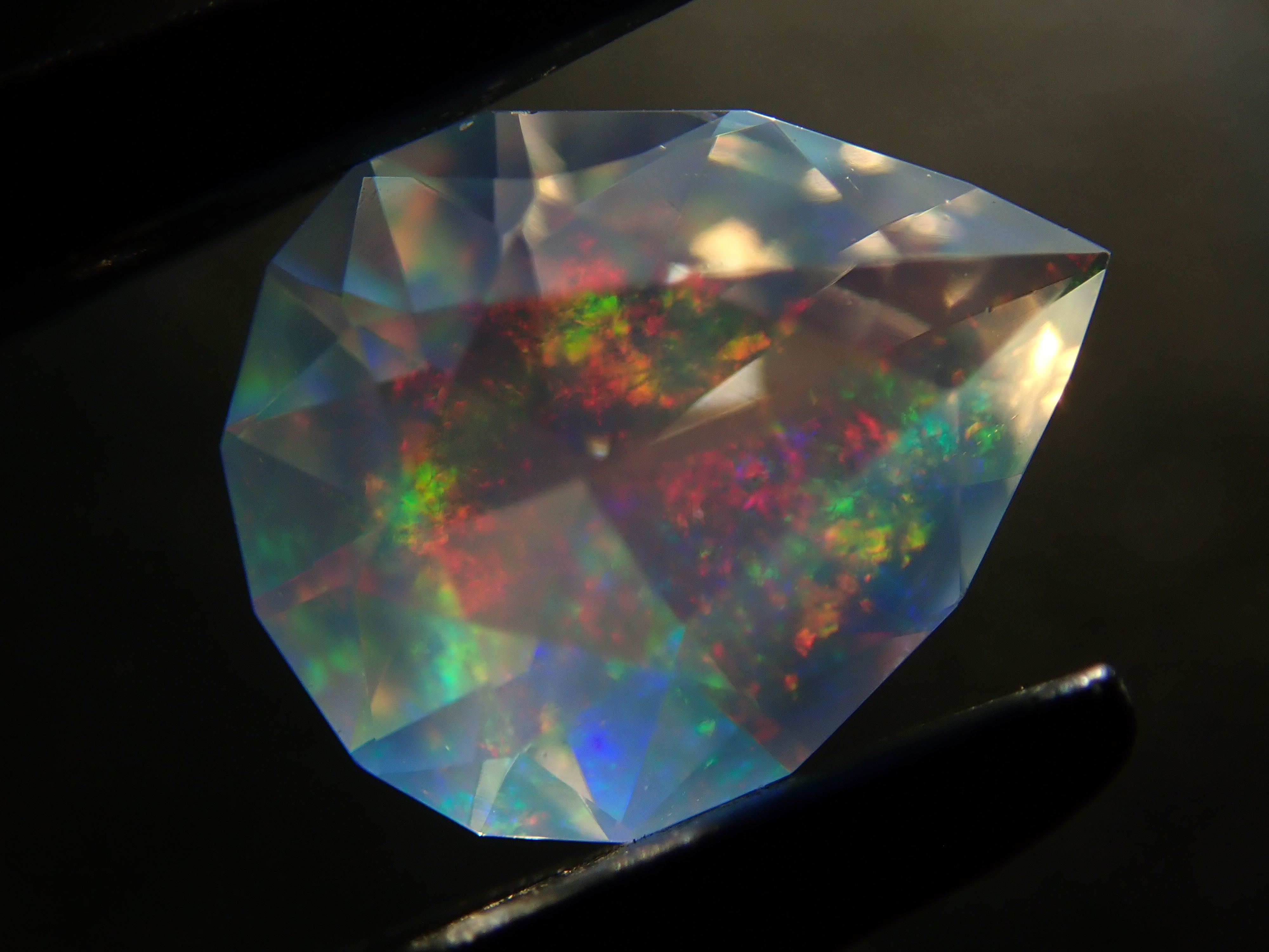 【12/14 22時販売】メキシコ産ウォーターオパール（ファセットカット） 0.402ctルース