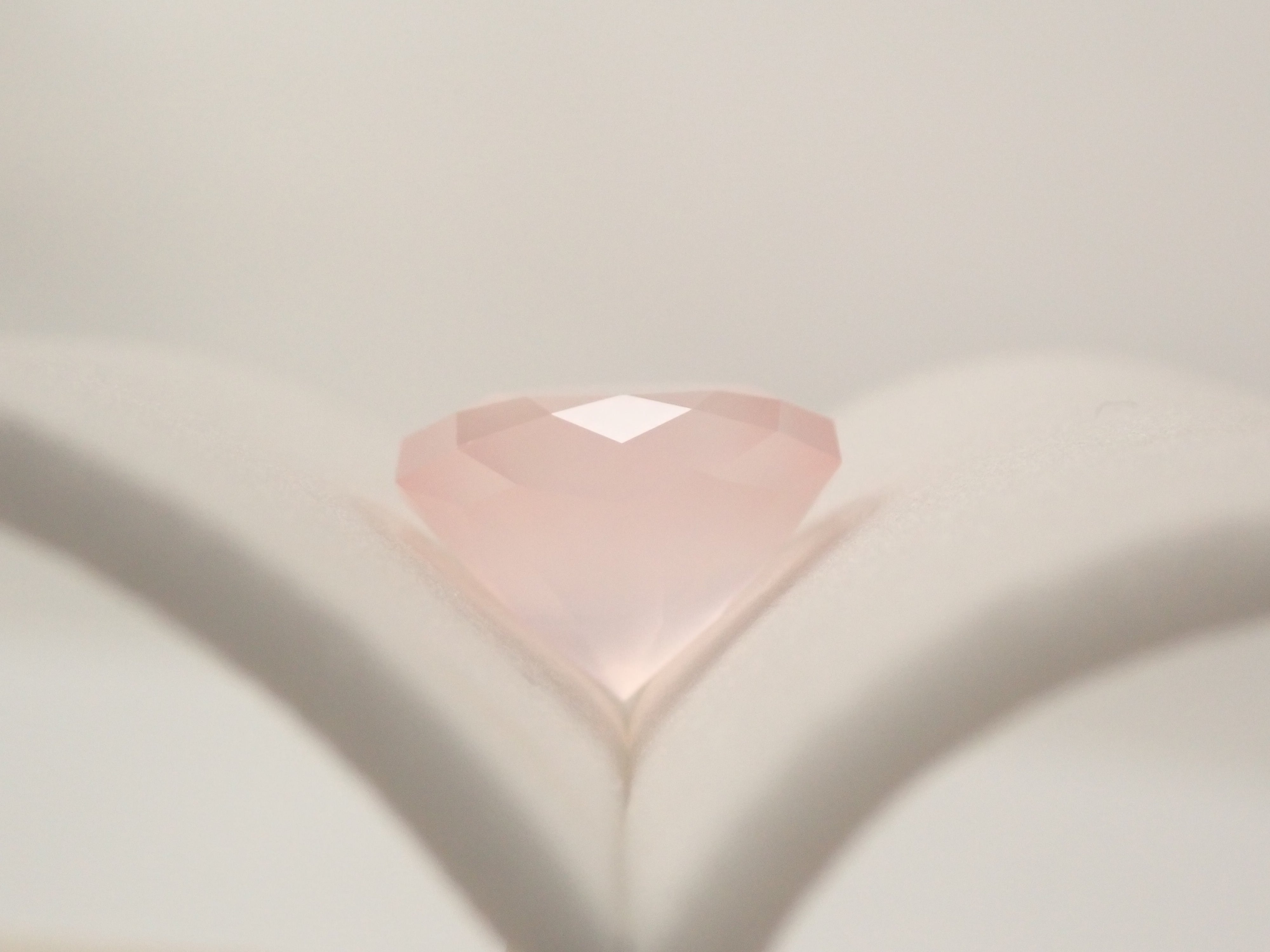 【12/16 22時販売】ブラジル産ローズクォーツ 4.019ctルース