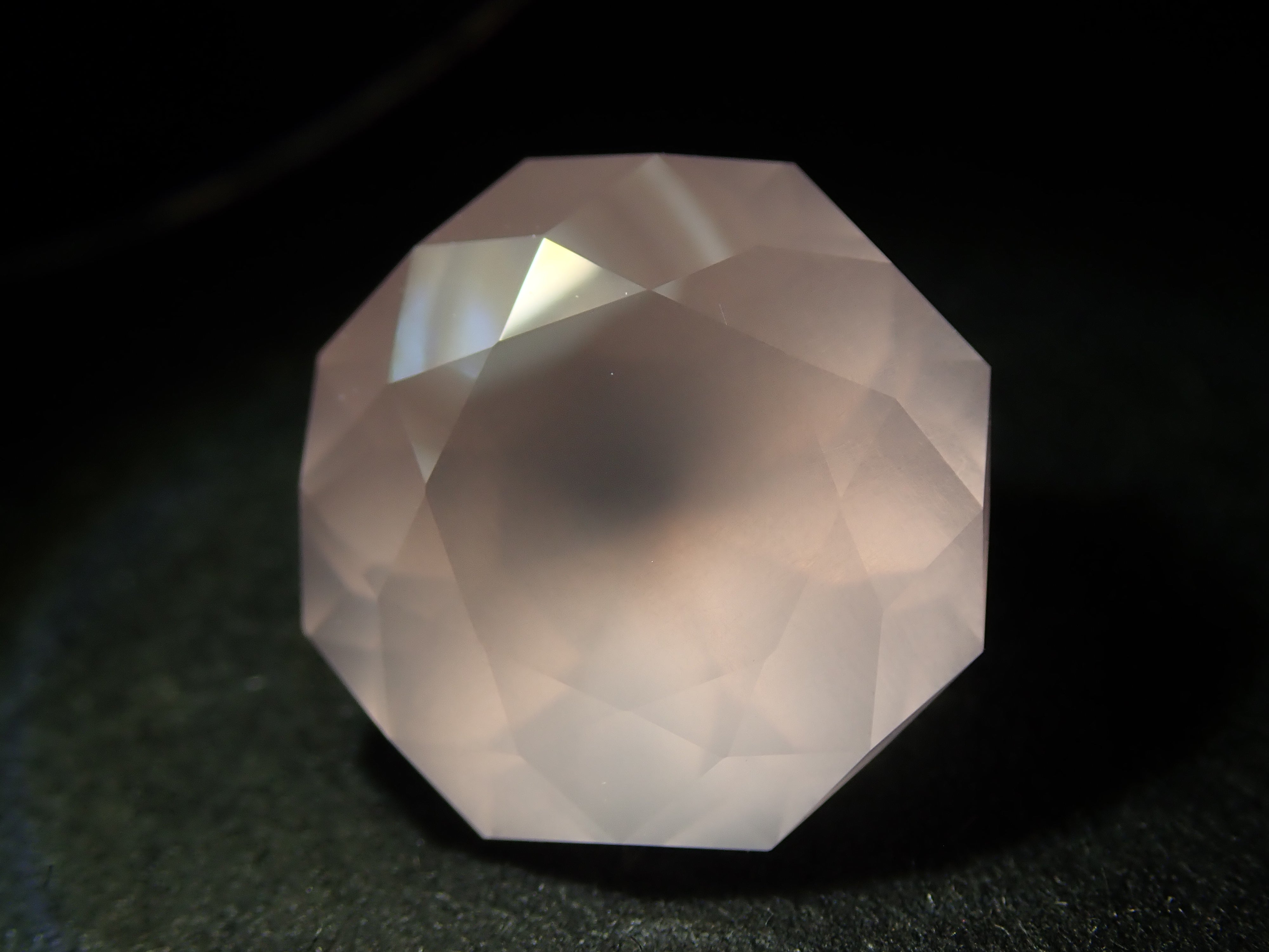 【12/16 22時販売】ブラジル産ローズクォーツ 4.019ctルース