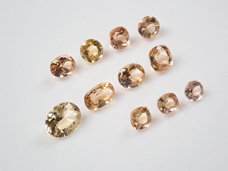 Gem Gacha💎1 Brazilian Imperial Topaz (Discount available for multiple purchases) (Large size: 6.7 x 5.3 mm)