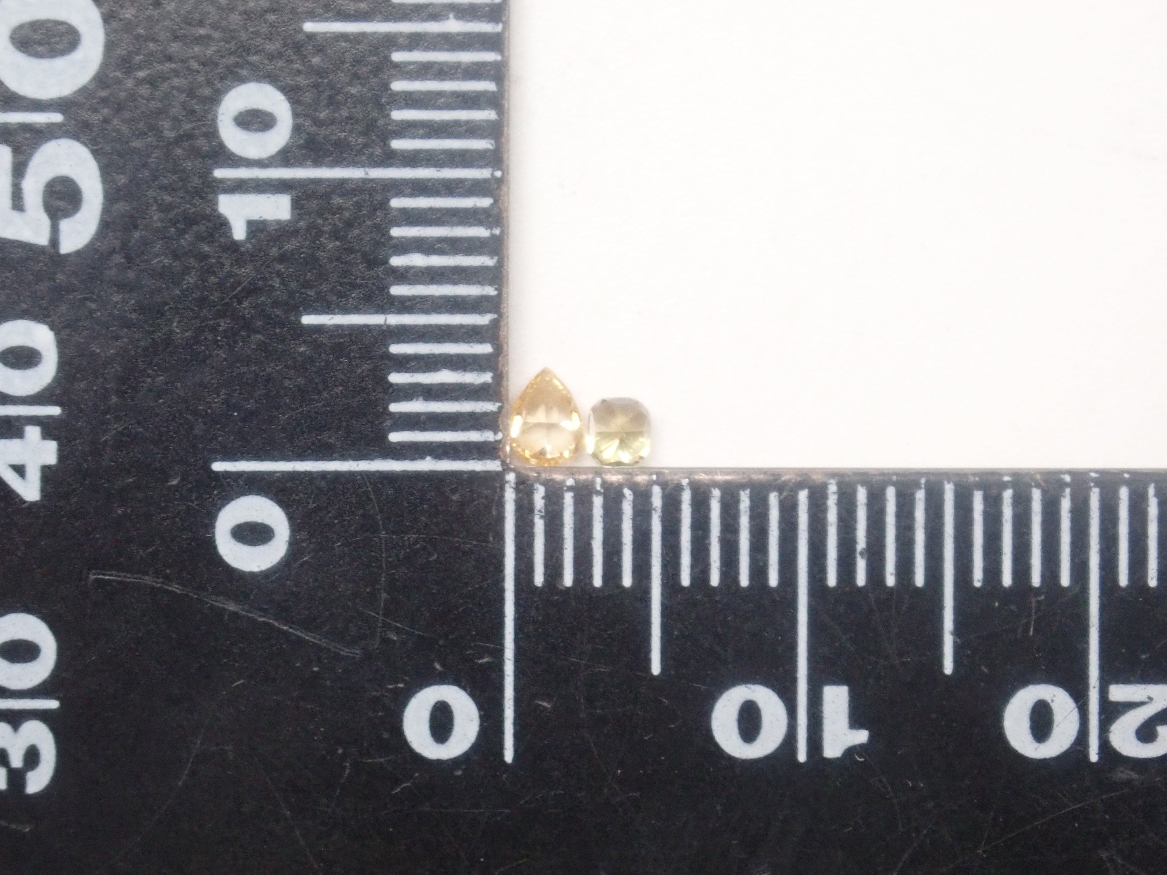 【12/12 22時販売】《限定15石》通常39,800円の珍しいUNEVENのFANCYカラーや69,800円のFANCYカラー0.428ctを含むイエローダイヤモンドガチャ💎ルース1石《複数購入割引有》　