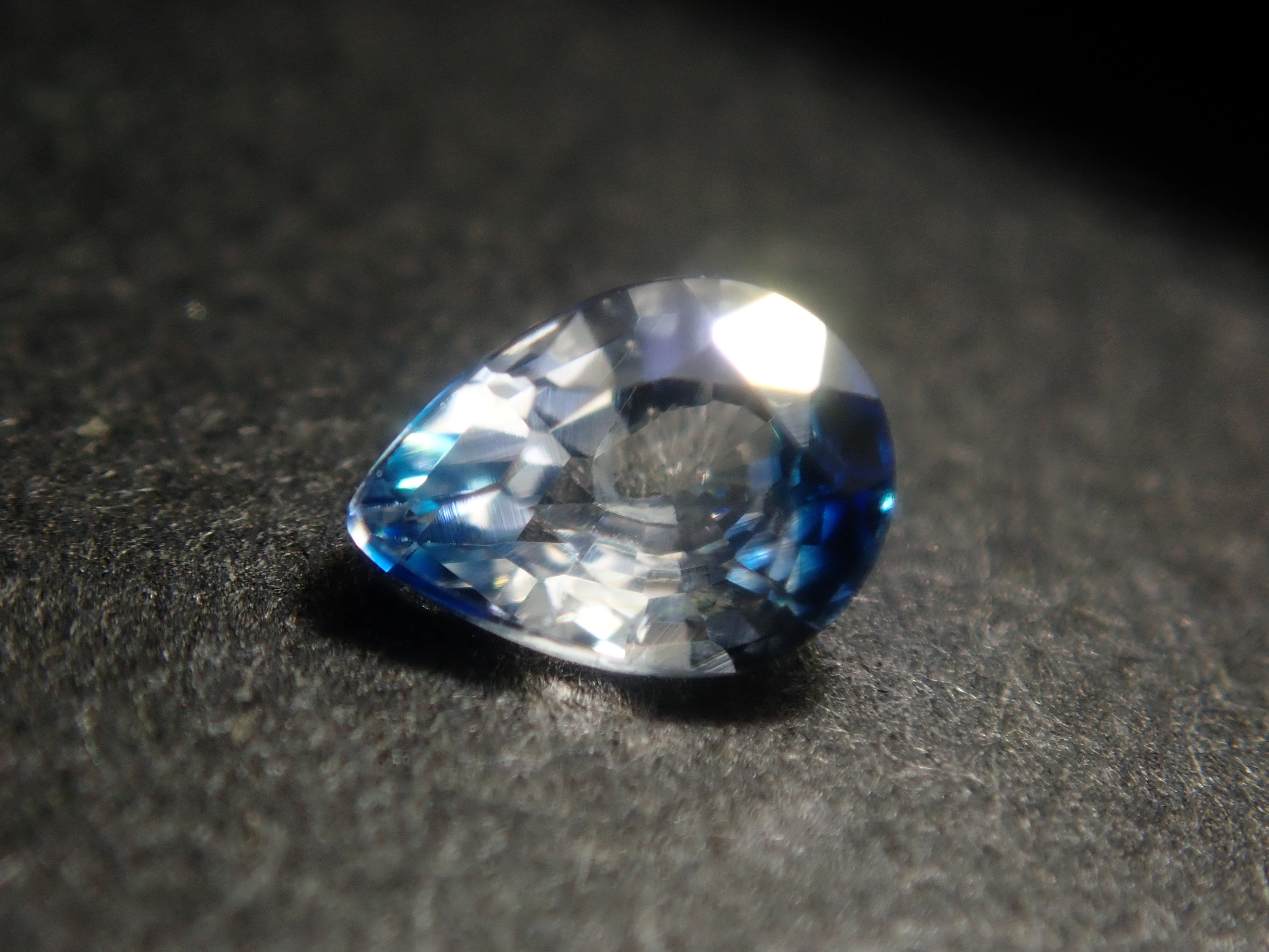 【11/13 22時販売】《限定10石》ジンバブエ産バイカラーユークレース、バイカラーサファイアなどバイカラーガチャ💎1石ルース《複数購入割引有》