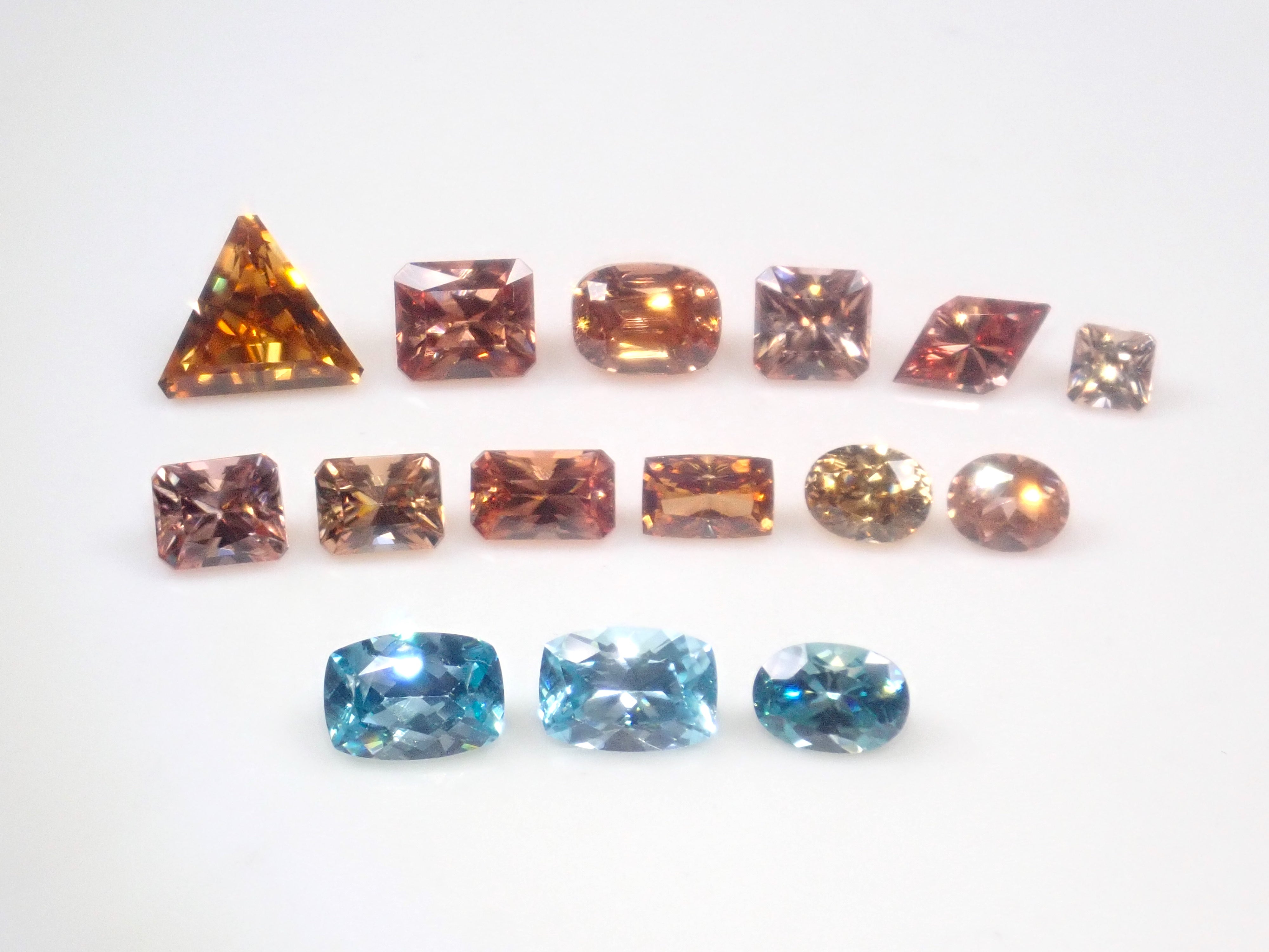 [/ On sale at 10pm] [Limited to 18 stones] Zircon Gacha - Win Koshu Precious Stones, Clover In, and Sakura Shapes [Multiple purchase discounts available]