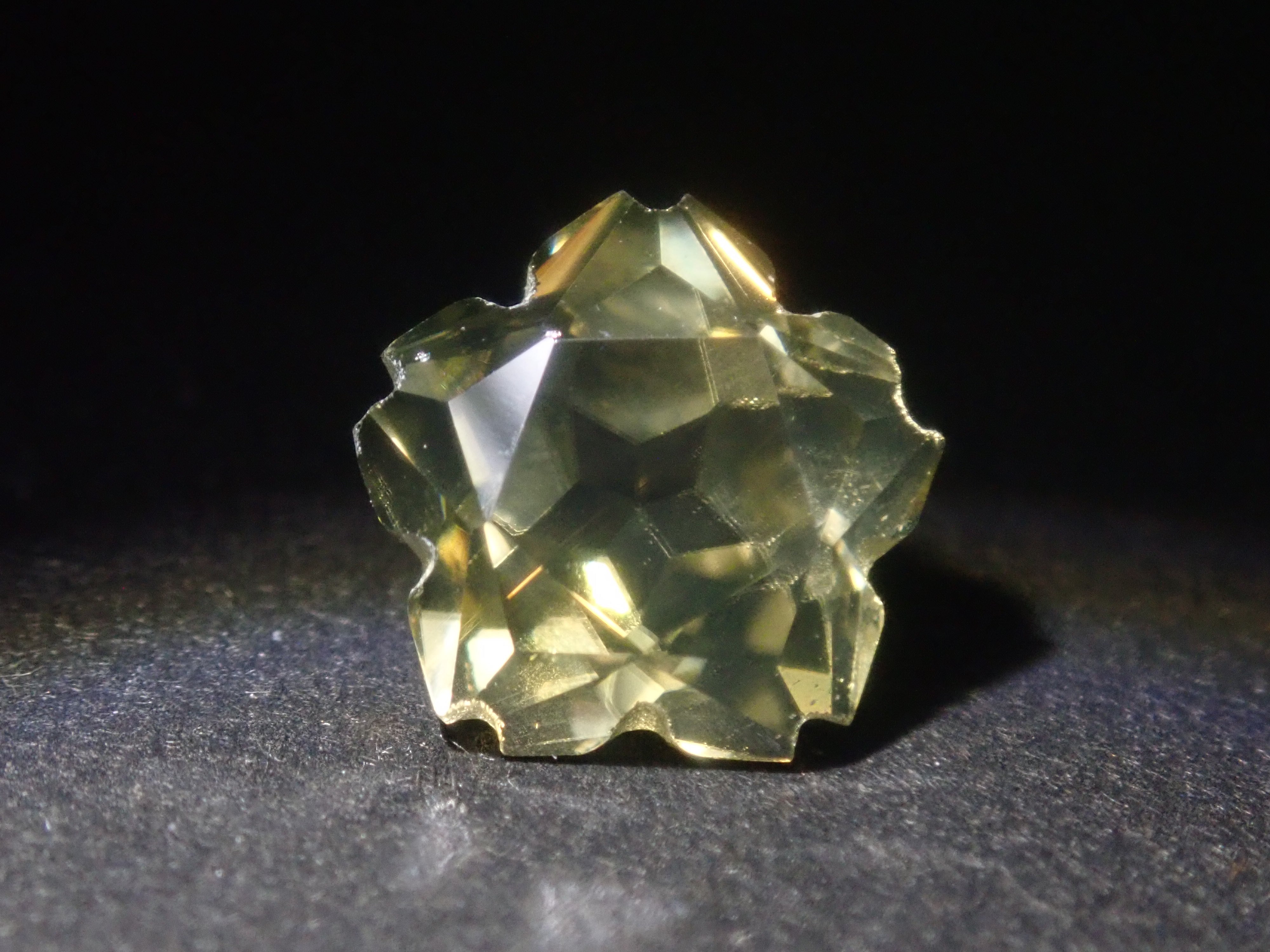 [/ On sale at 10pm] [Limited to 18 stones] Zircon Gacha - Win Koshu Precious Stones, Clover In, and Sakura Shapes [Multiple purchase discounts available]