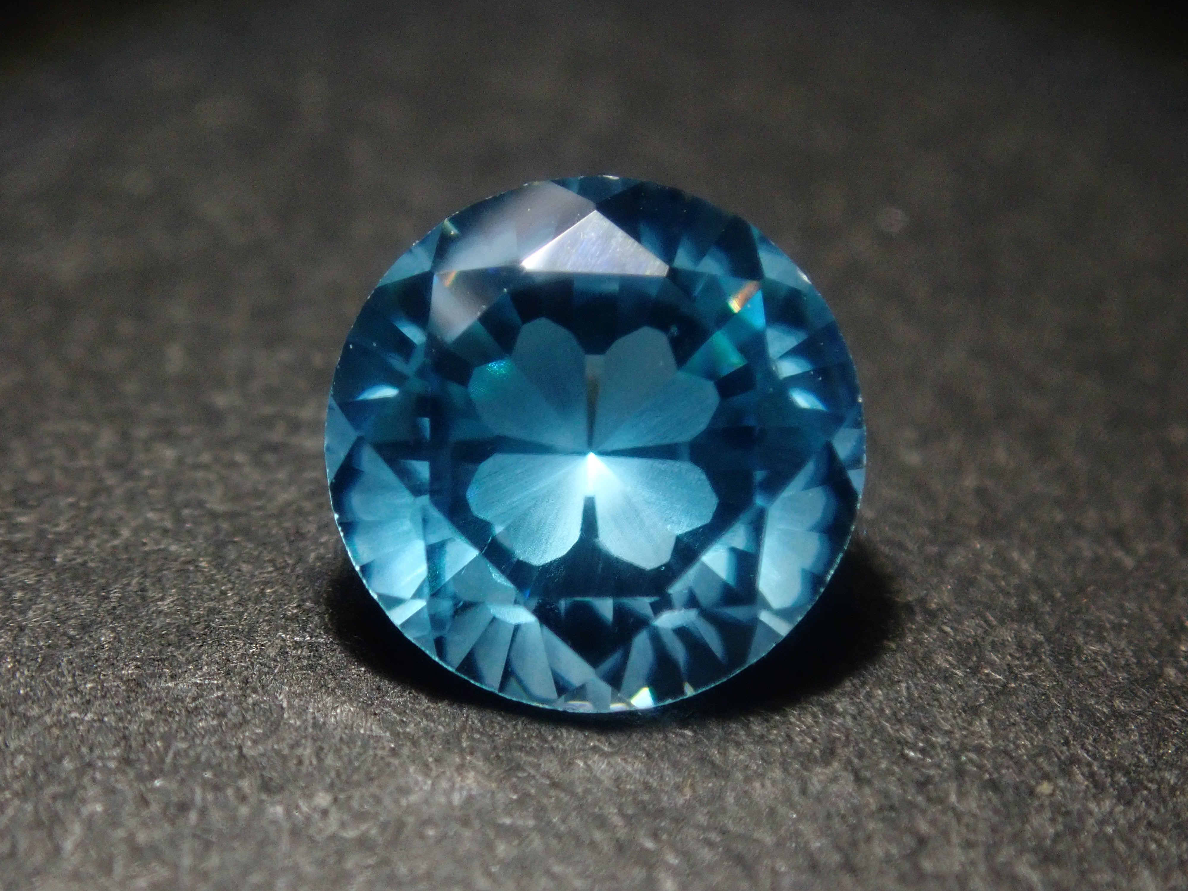 [/ On sale at 10pm] [Limited to 18 stones] Zircon Gacha - Win Koshu Precious Stones, Clover In, and Sakura Shapes [Multiple purchase discounts available]