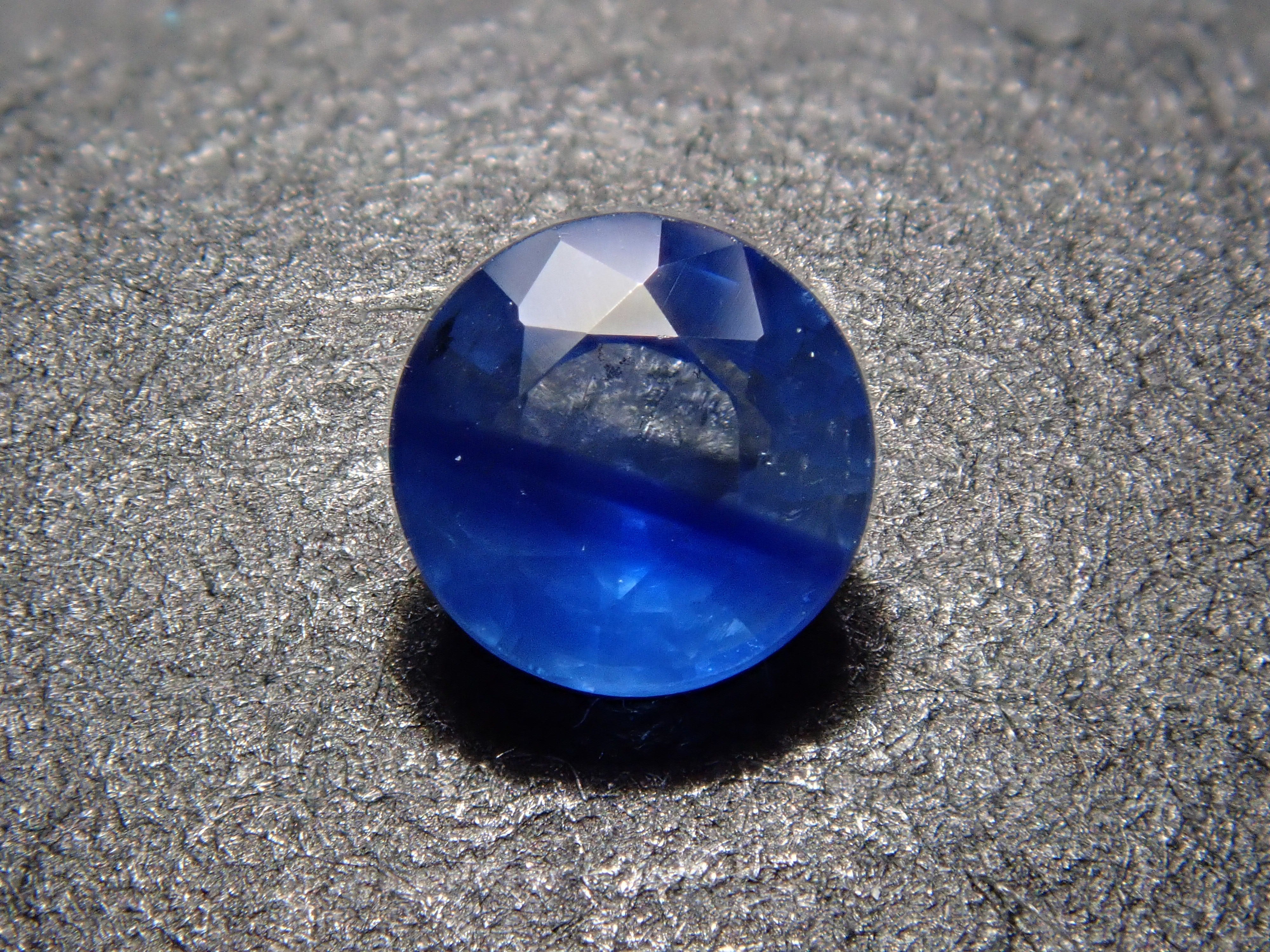 【12/19 22時販売】マダガスカル産バイカラーサファイア 3.6mm/0.232ctルース