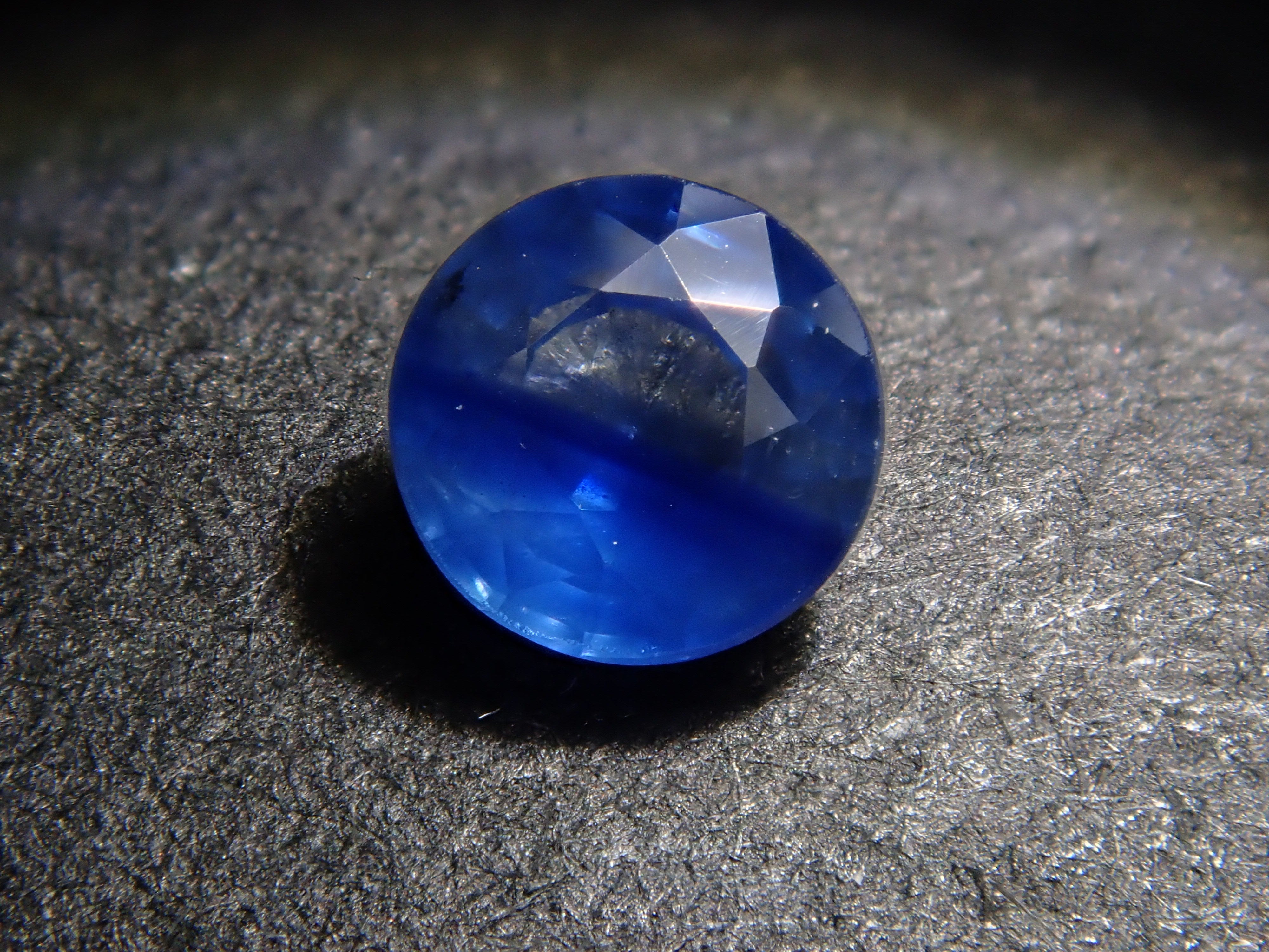 【12/19 22時販売】マダガスカル産バイカラーサファイア 3.6mm/0.232ctルース