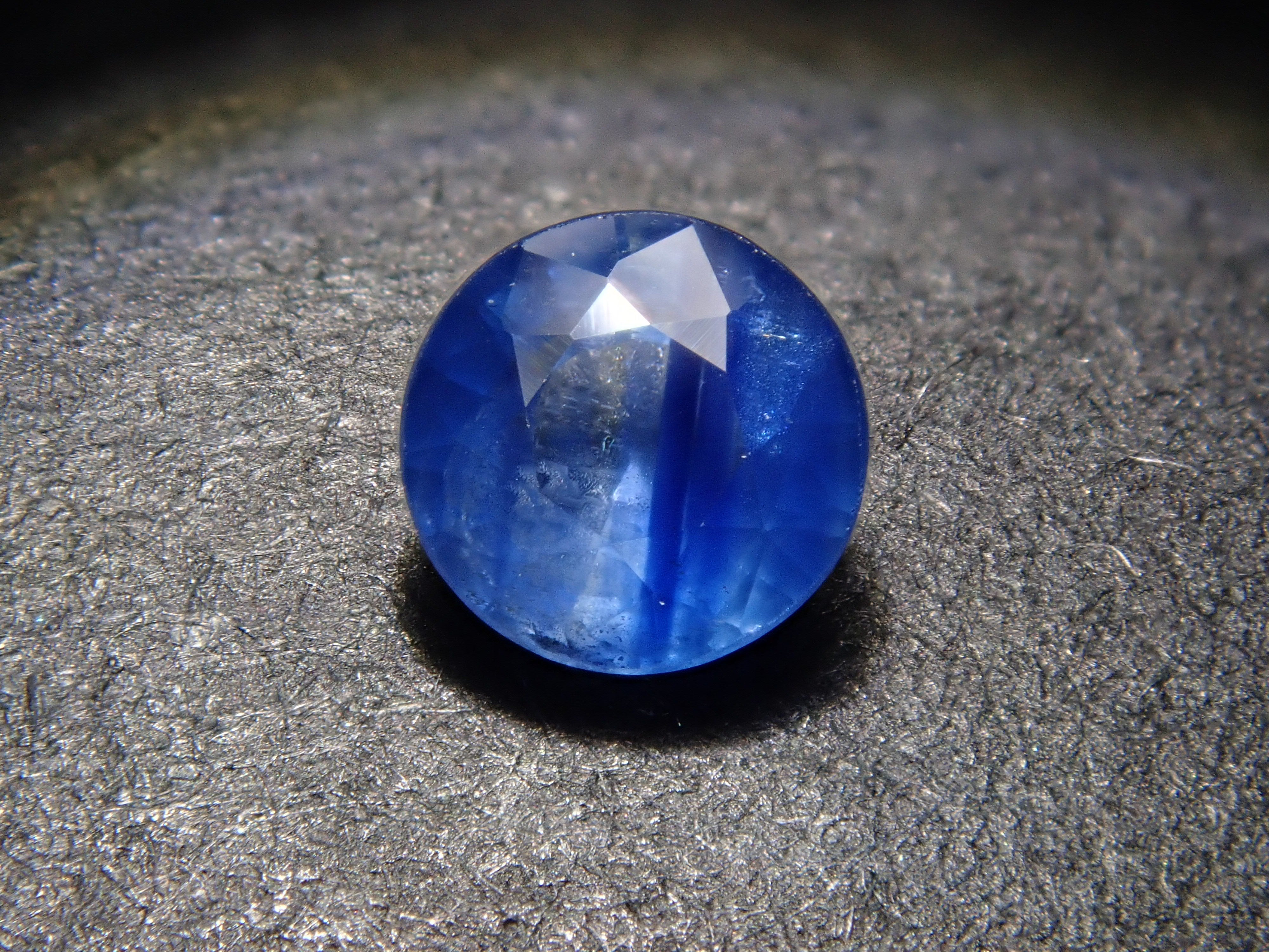 【12/19 22時販売】マダガスカル産バイカラーサファイア 3.6mm/0.232ctルース