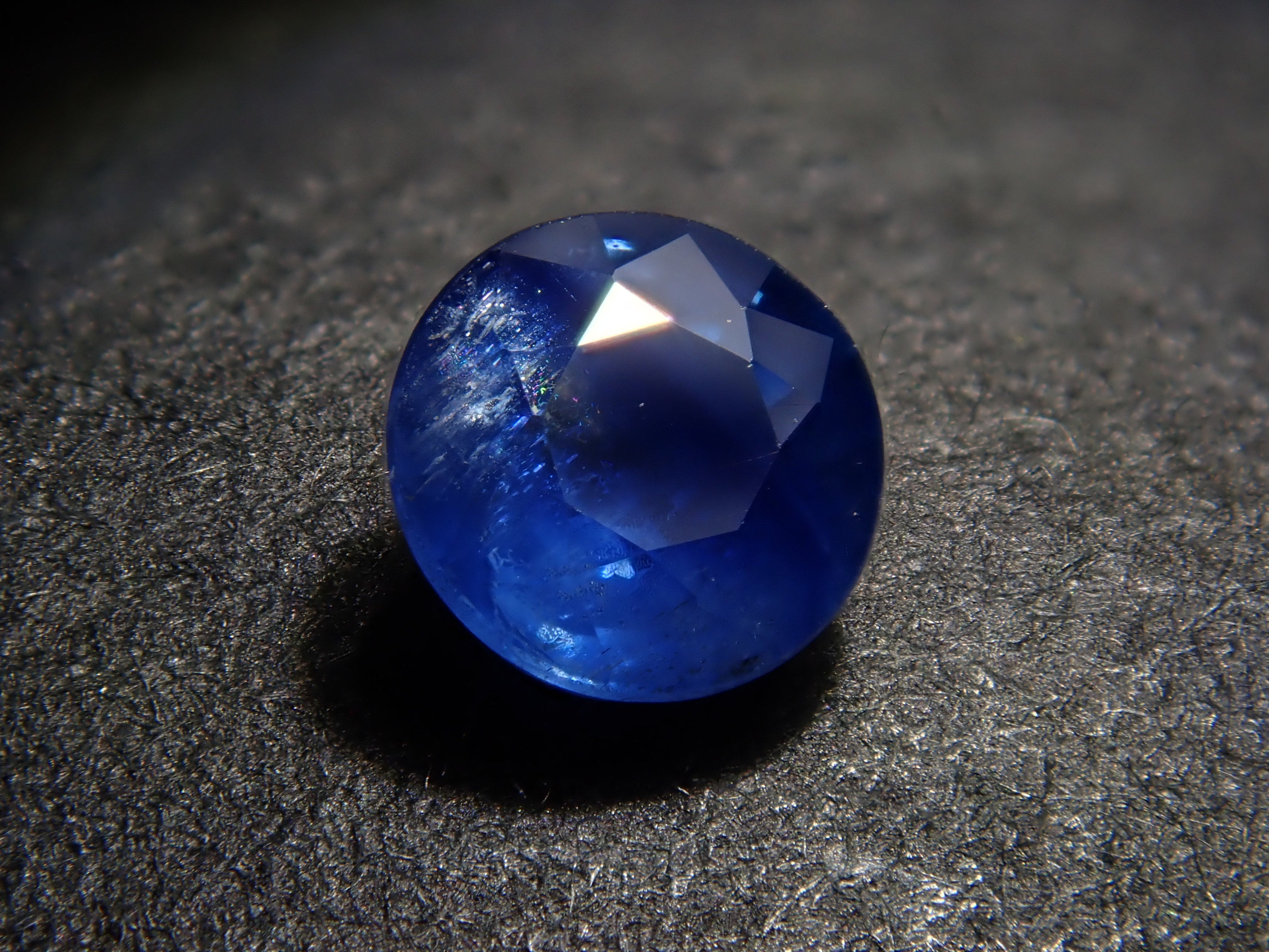 【12/19 22時販売】マダガスカル産バイカラーサファイア 3.6mm/0.232ctルース