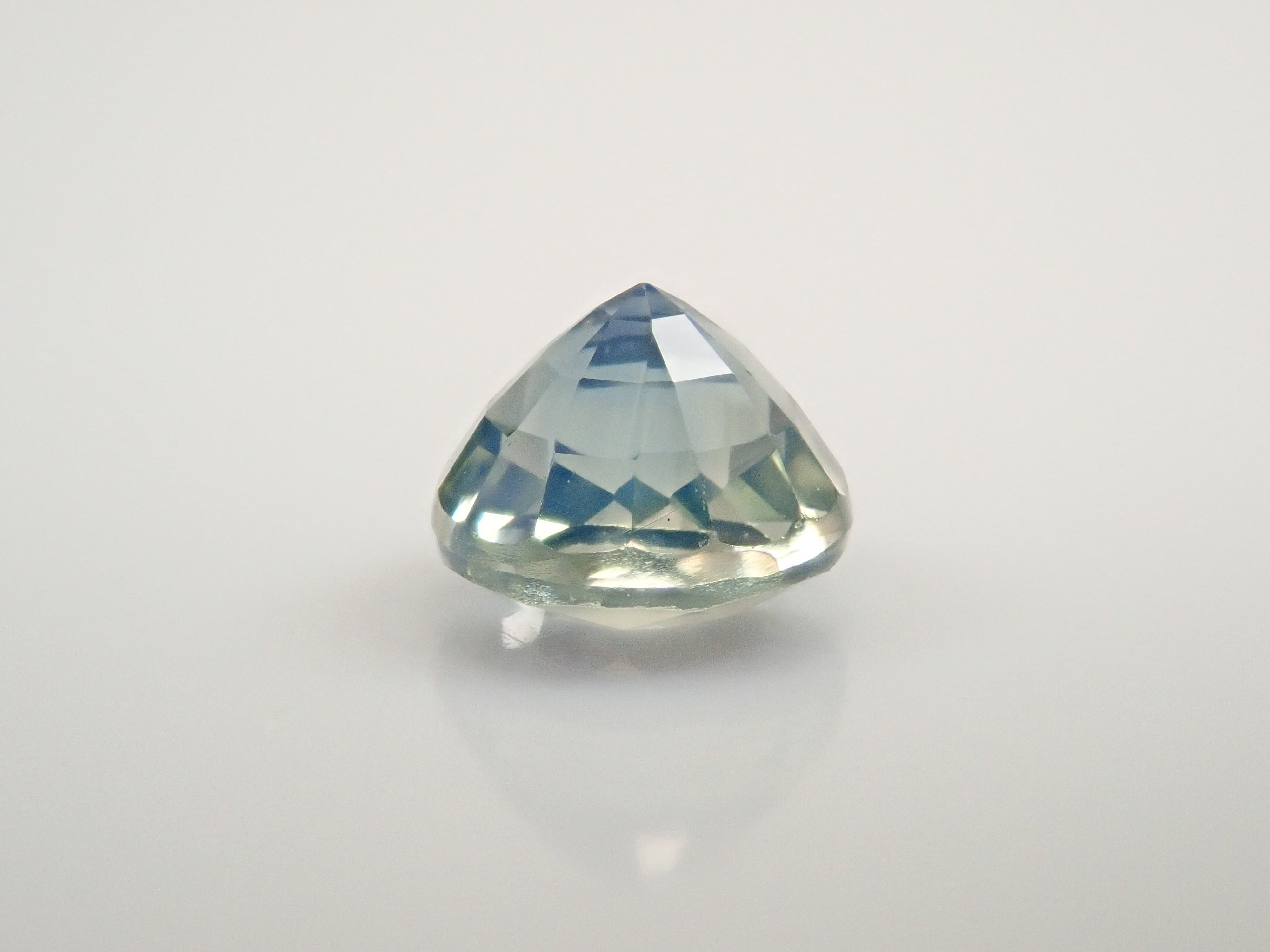 【12/19 22時販売】マダガスカル産バイカラーサファイア 4.5mm/0.637ctルース