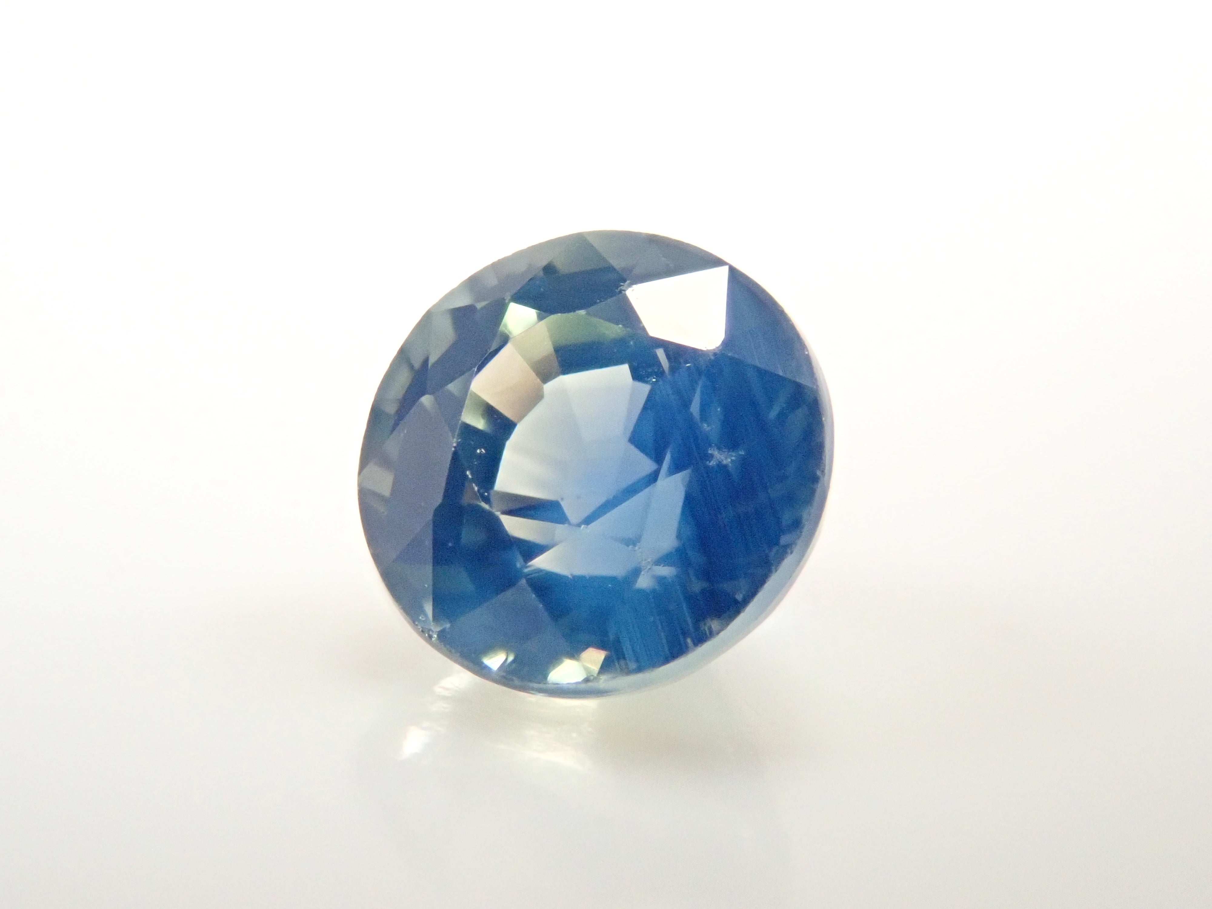 【12/19 22時販売】マダガスカル産バイカラーサファイア 4.5mm/0.637ctルース