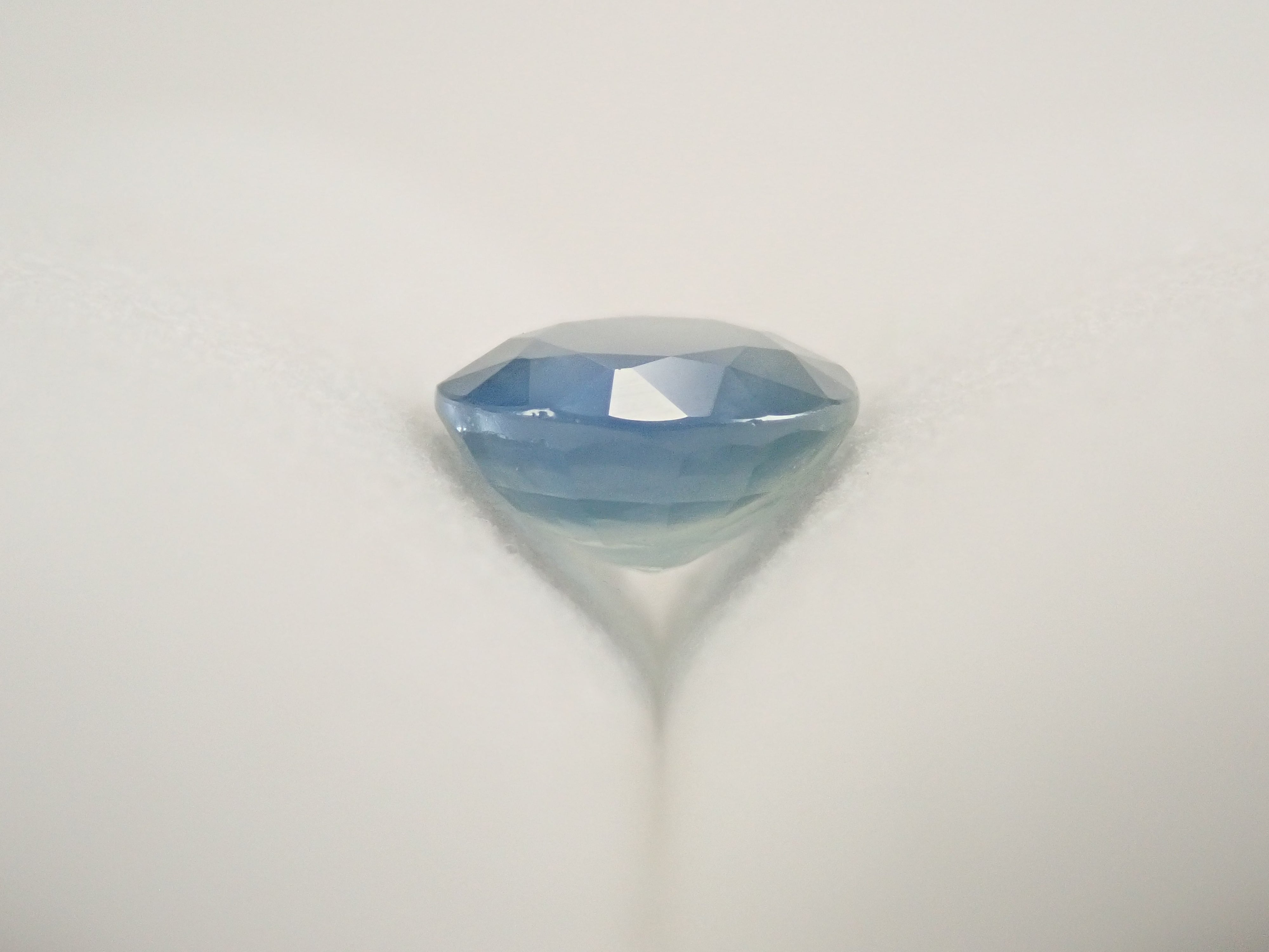 【12/21 22時販売】マダガスカル産バイカラーサファイア 5.8mm/1.006ctルース