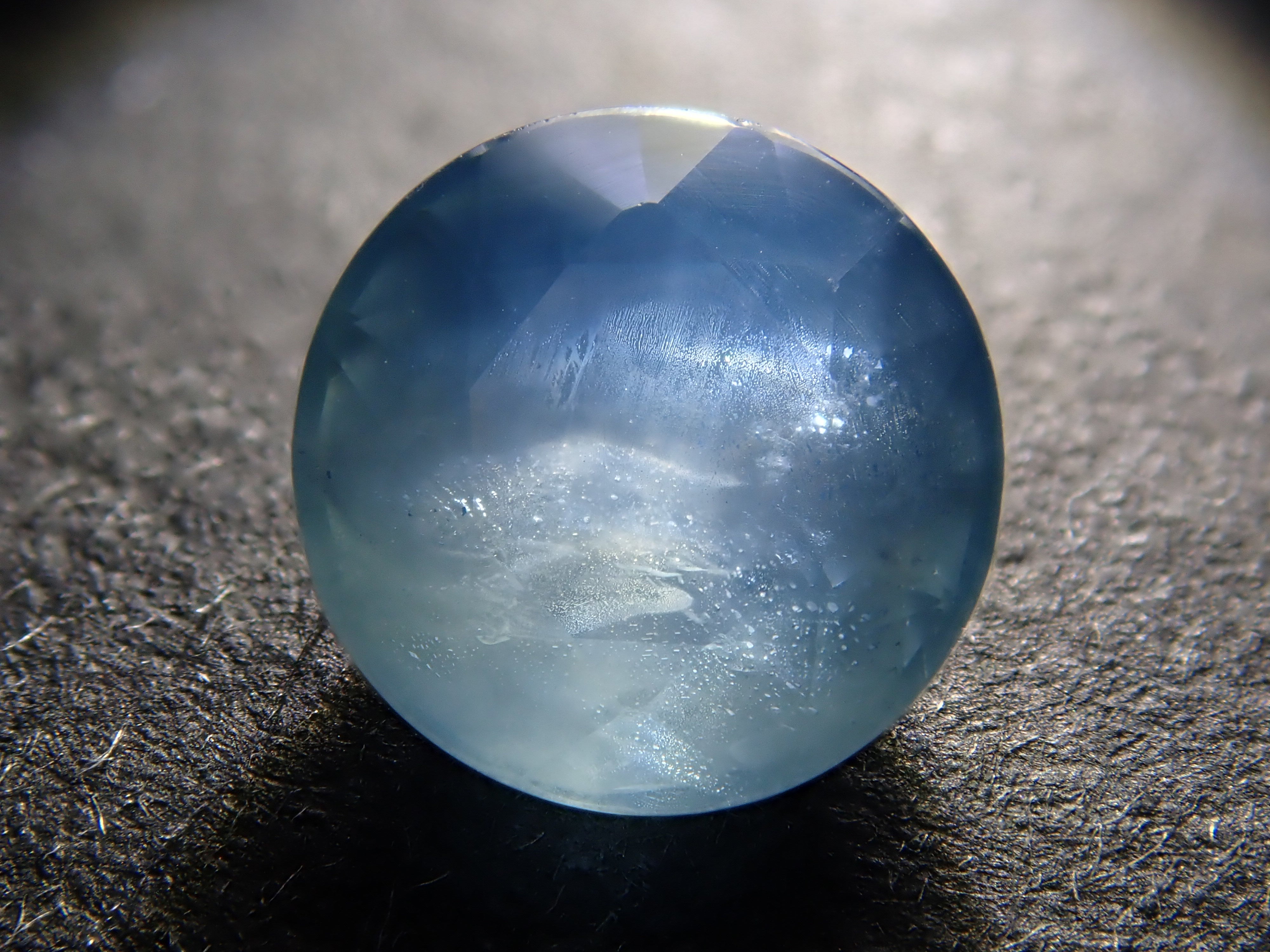 【12/21 22時販売】マダガスカル産バイカラーサファイア 5.8mm/1.006ctルース