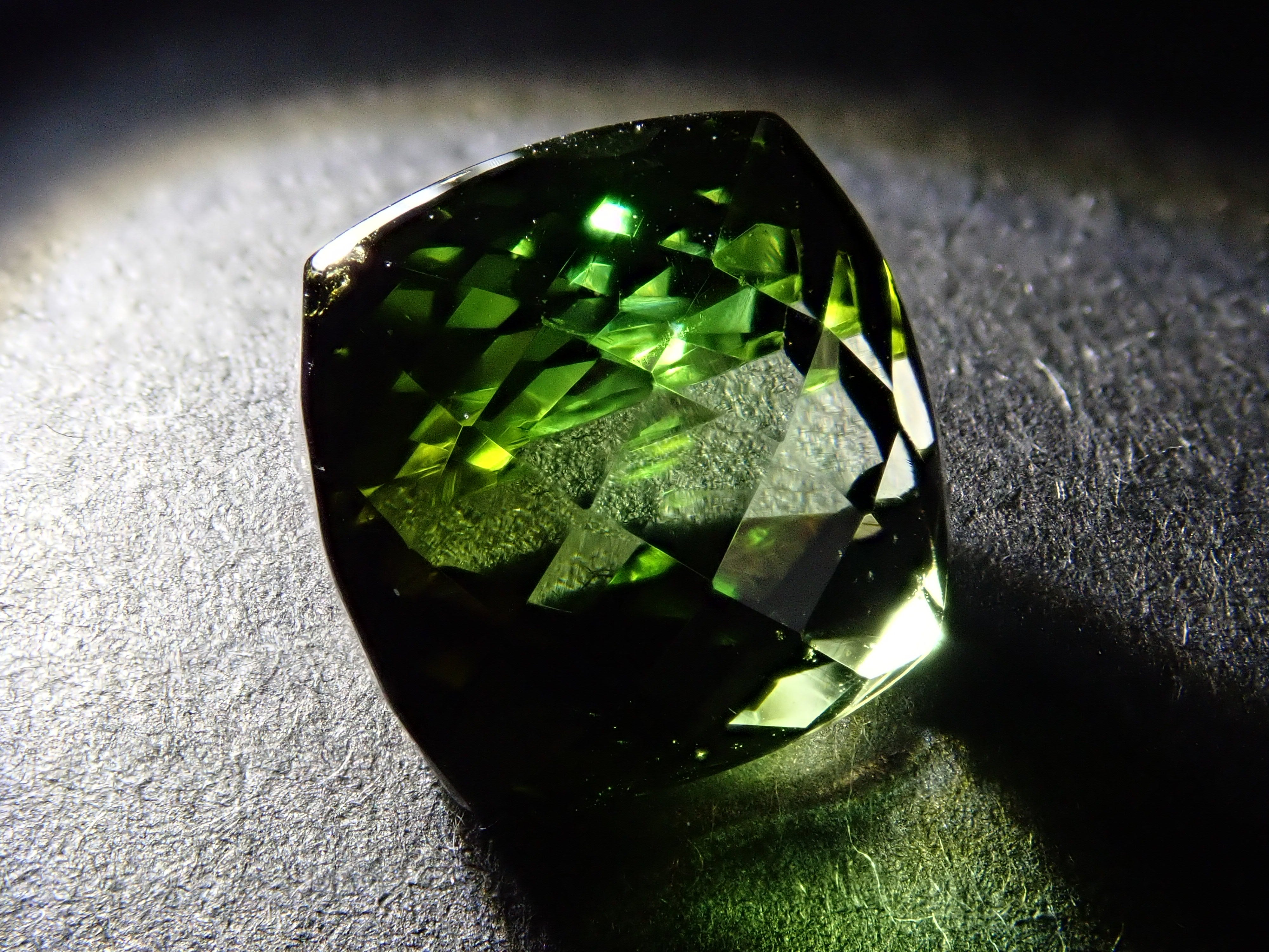 【12/21 22時販売】ザンビア産バイカラートルマリン 4.019ctルース