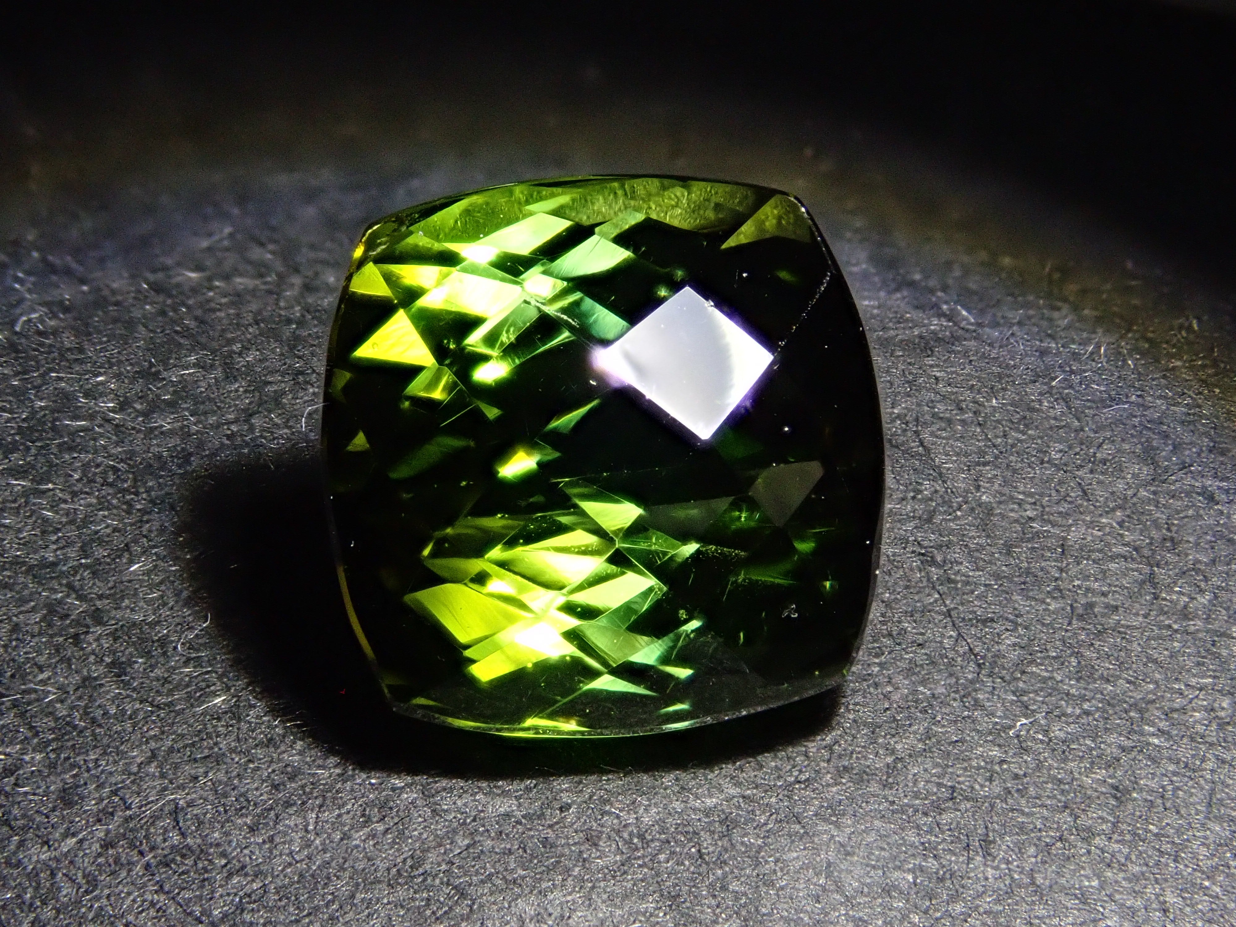 12561687掲載】ザンビア産バイカラートルマリン 4.019ctルース